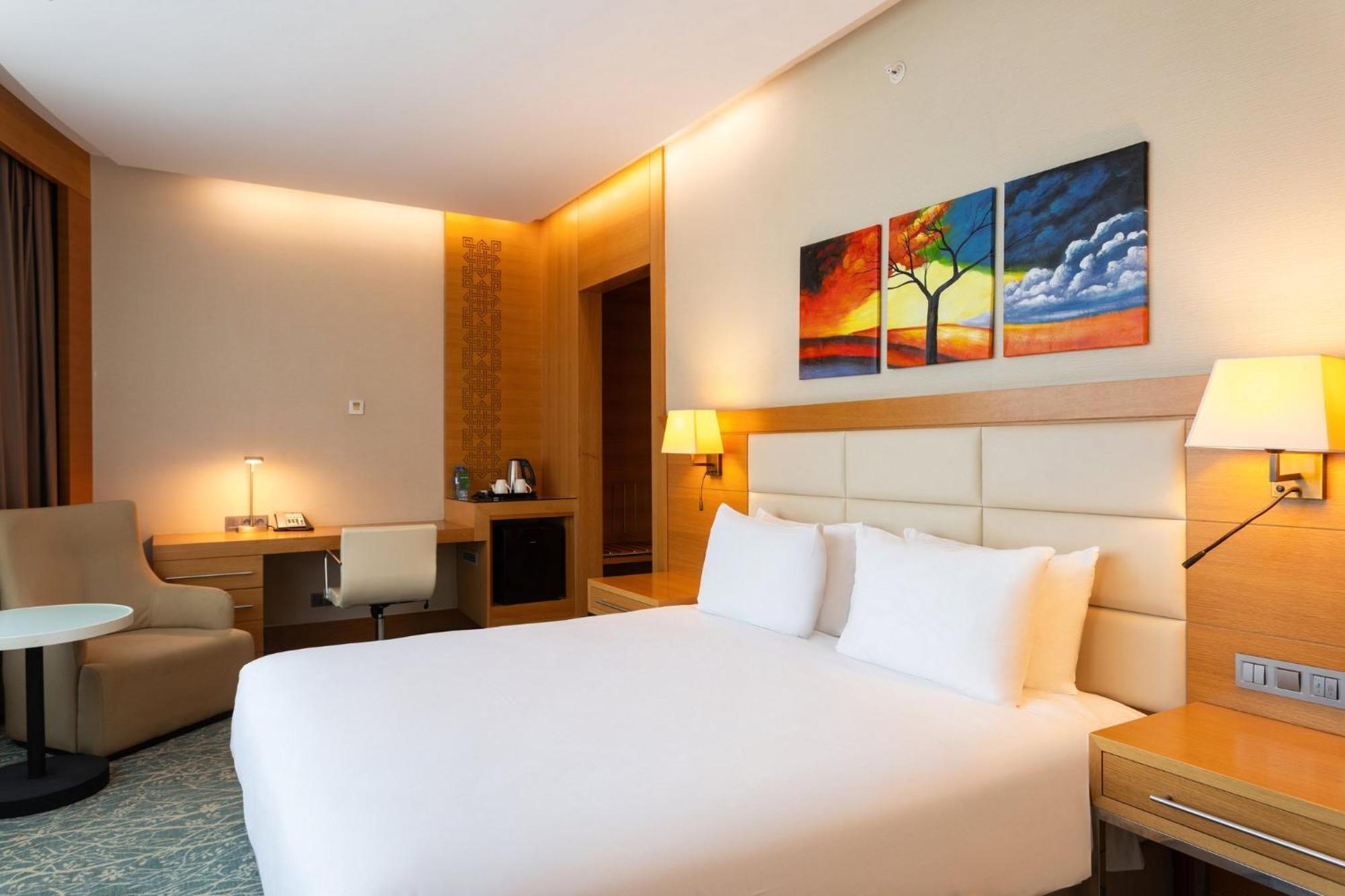 King Room with City View - Smoking
