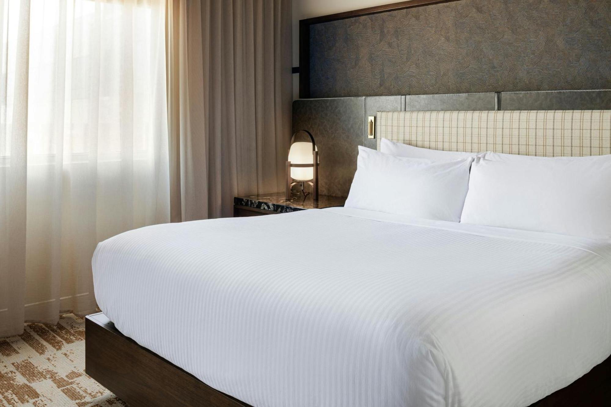 Junior King Suite