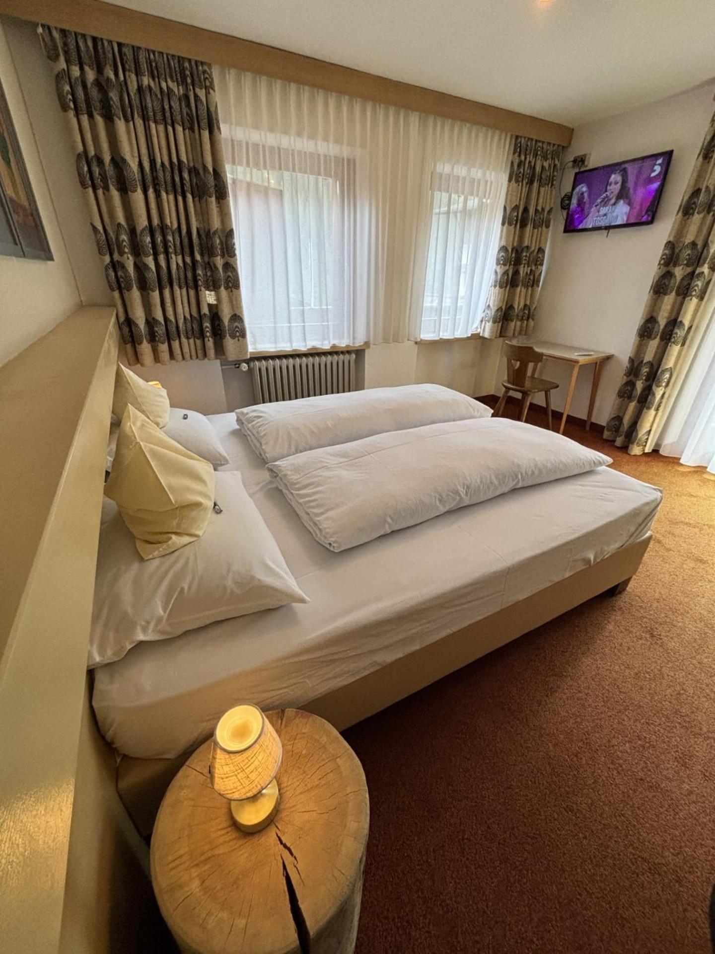 Double Room,1743162753:JPEG