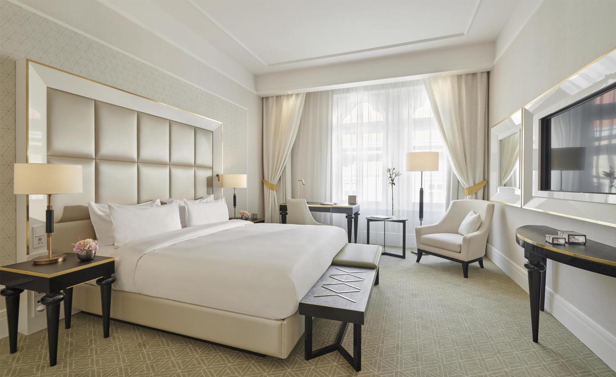 Deluxe King Room