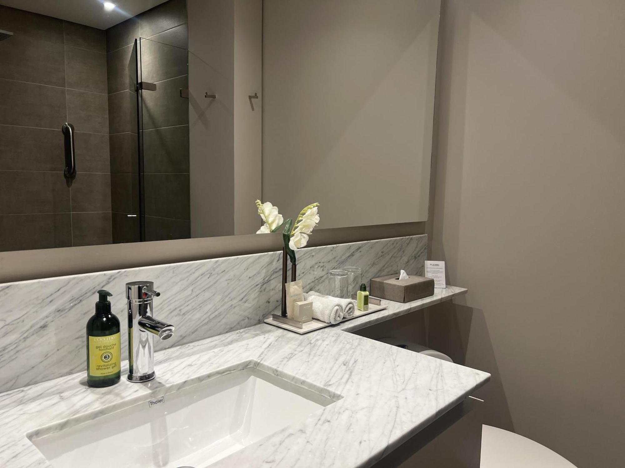 Superior King Room Kitchenette