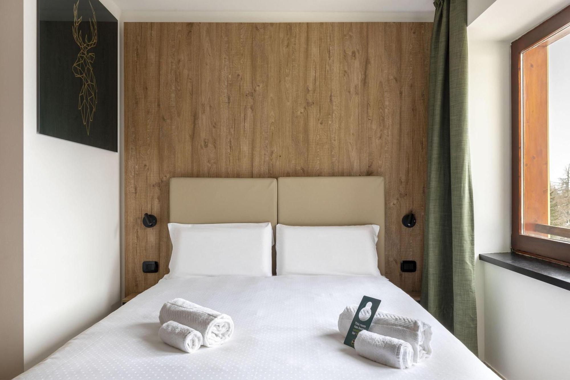 Double Room,1743374186:JPEG