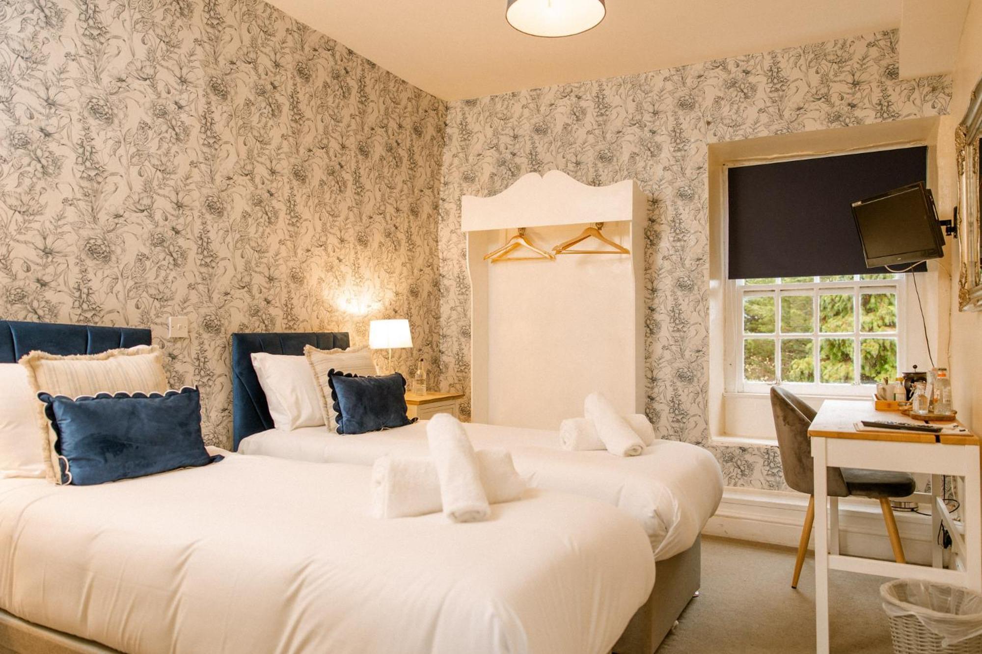 Twin Room with Bathroom