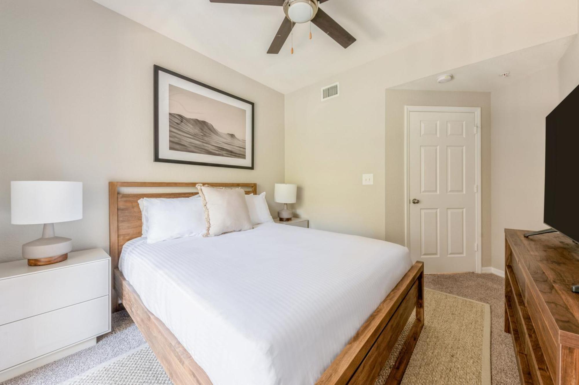 Three-Bedroom Apartment Self Check Virtual Front Desk