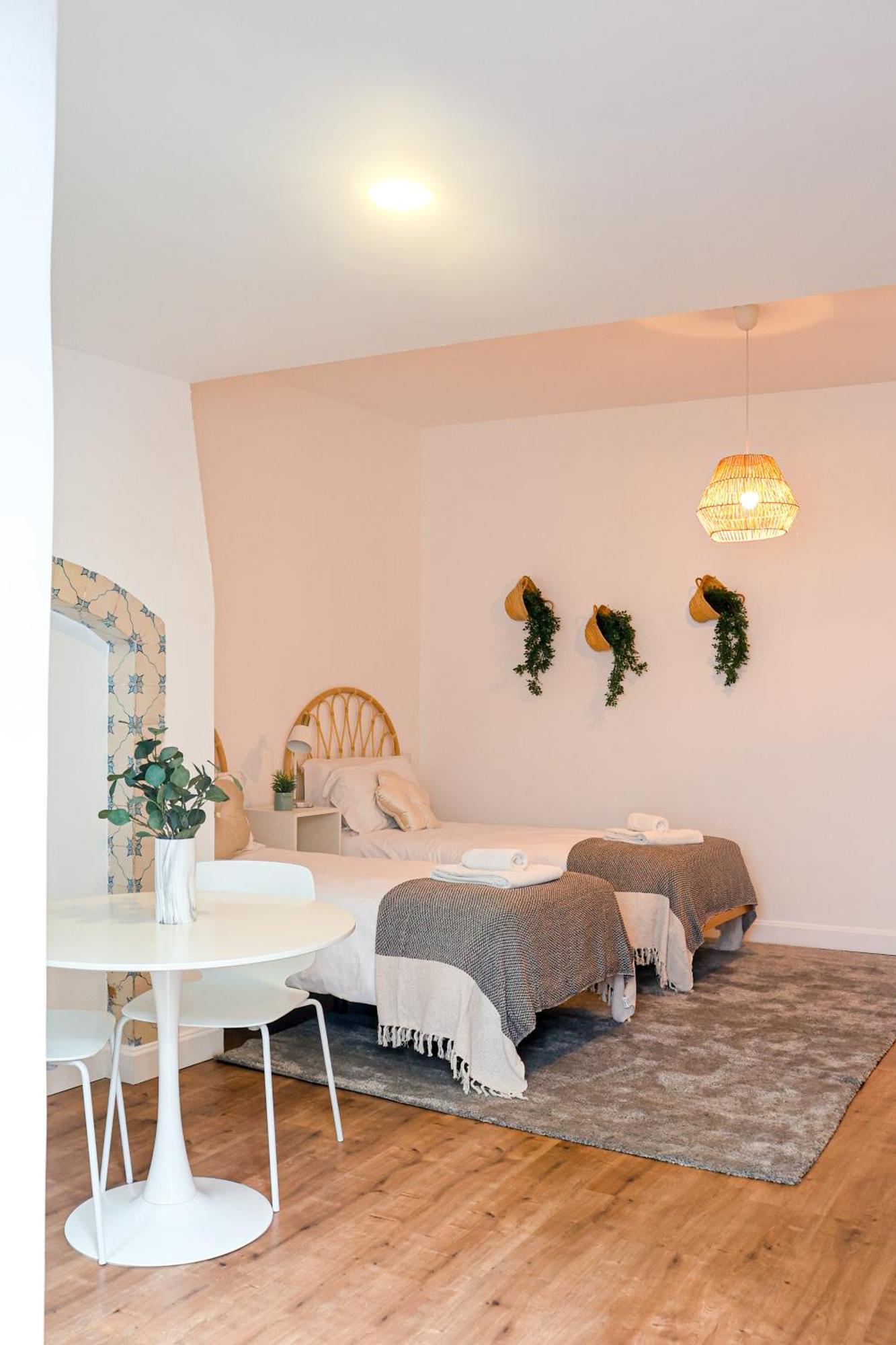 Quarto Twin com Casa de Banho