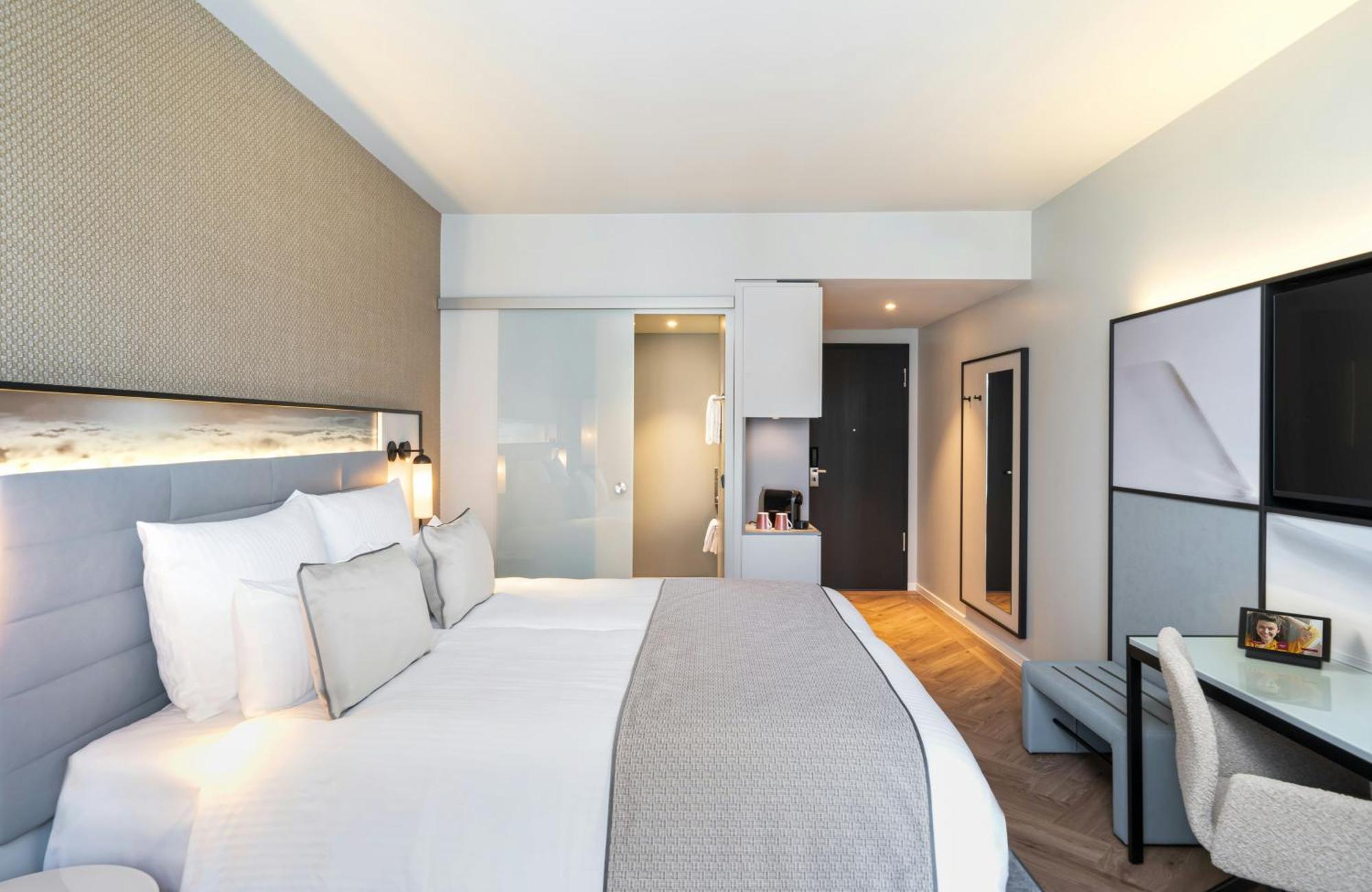 Superior Dreibettzimmer – Park, Sleep & Fly 7 Tage