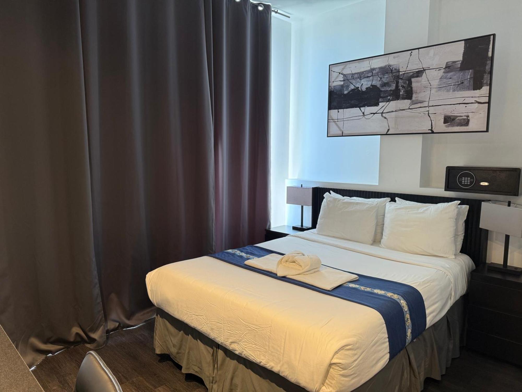 Deluxe Queen Room