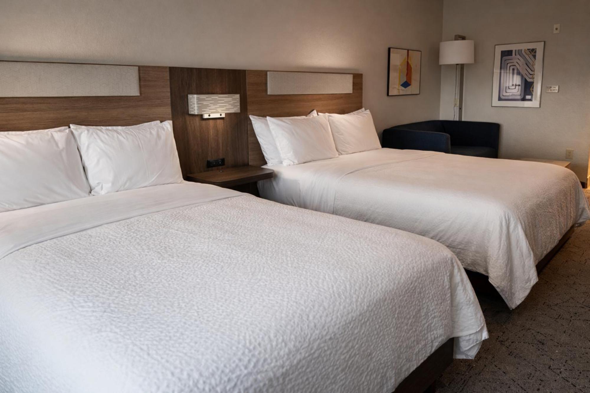 Queen Suite Two Queen Beds Sofa Bed