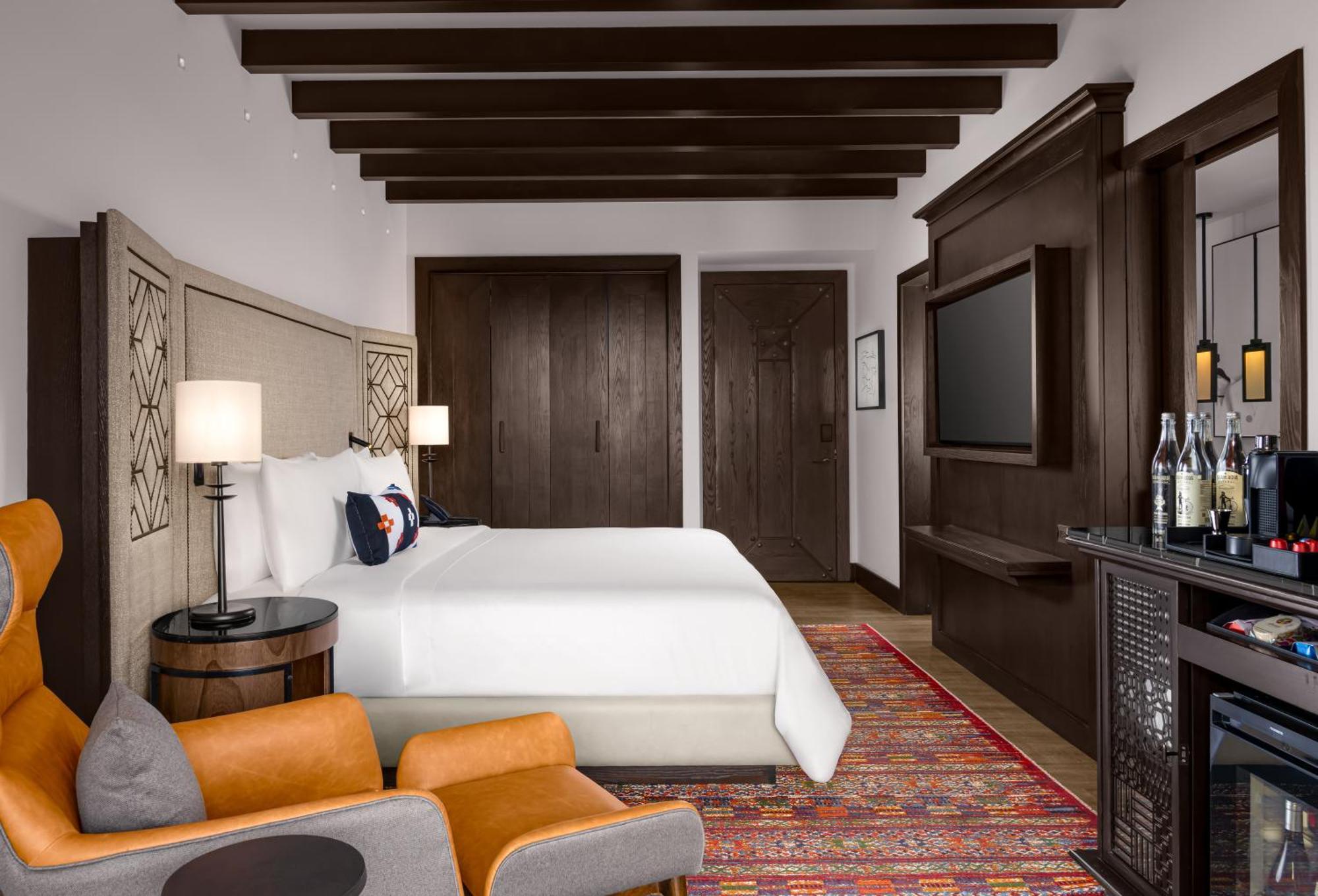 Deluxe Pet-Friendly Room 1 King Size Bed