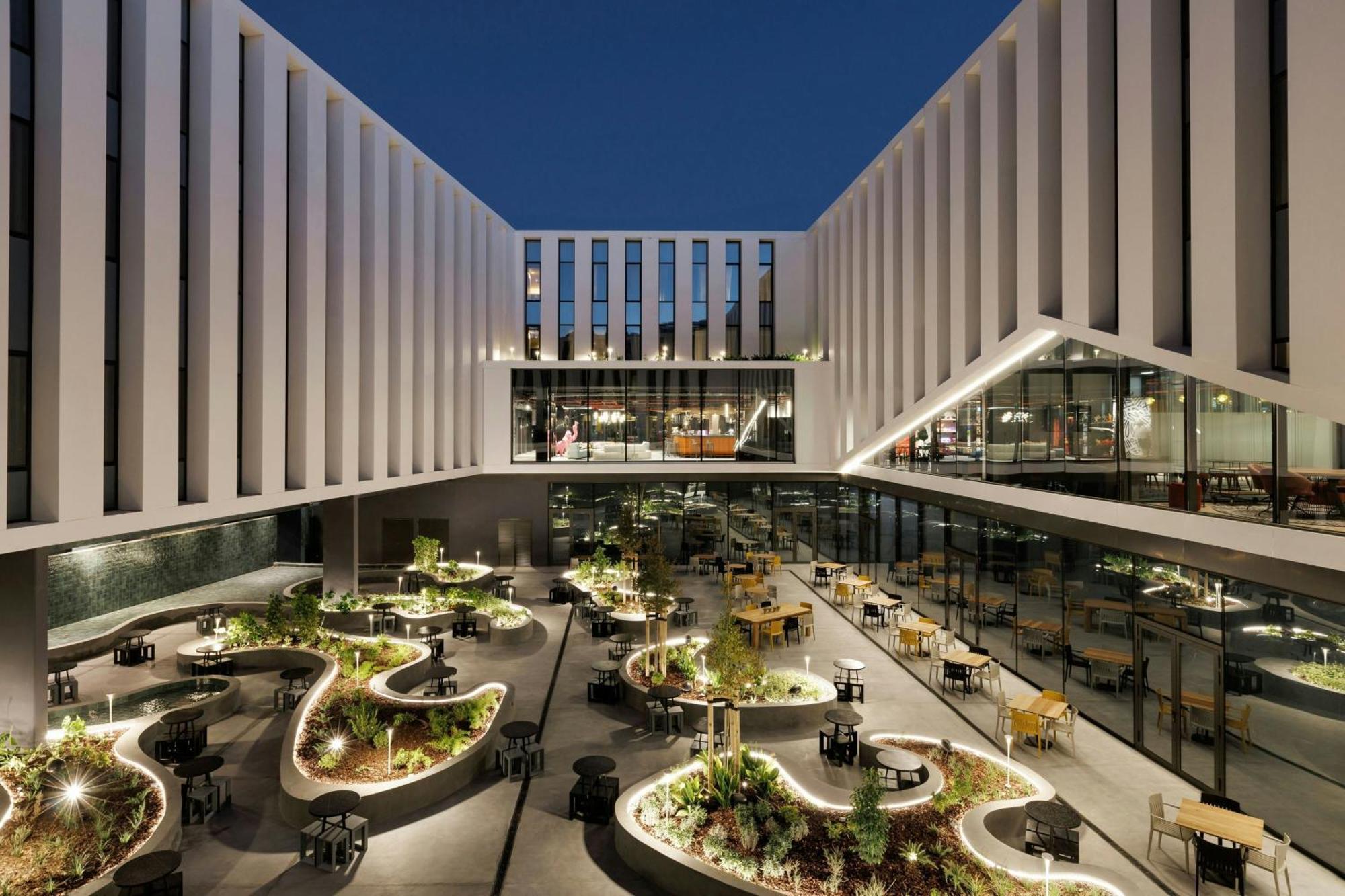 Moxy Twin Room Atrium View