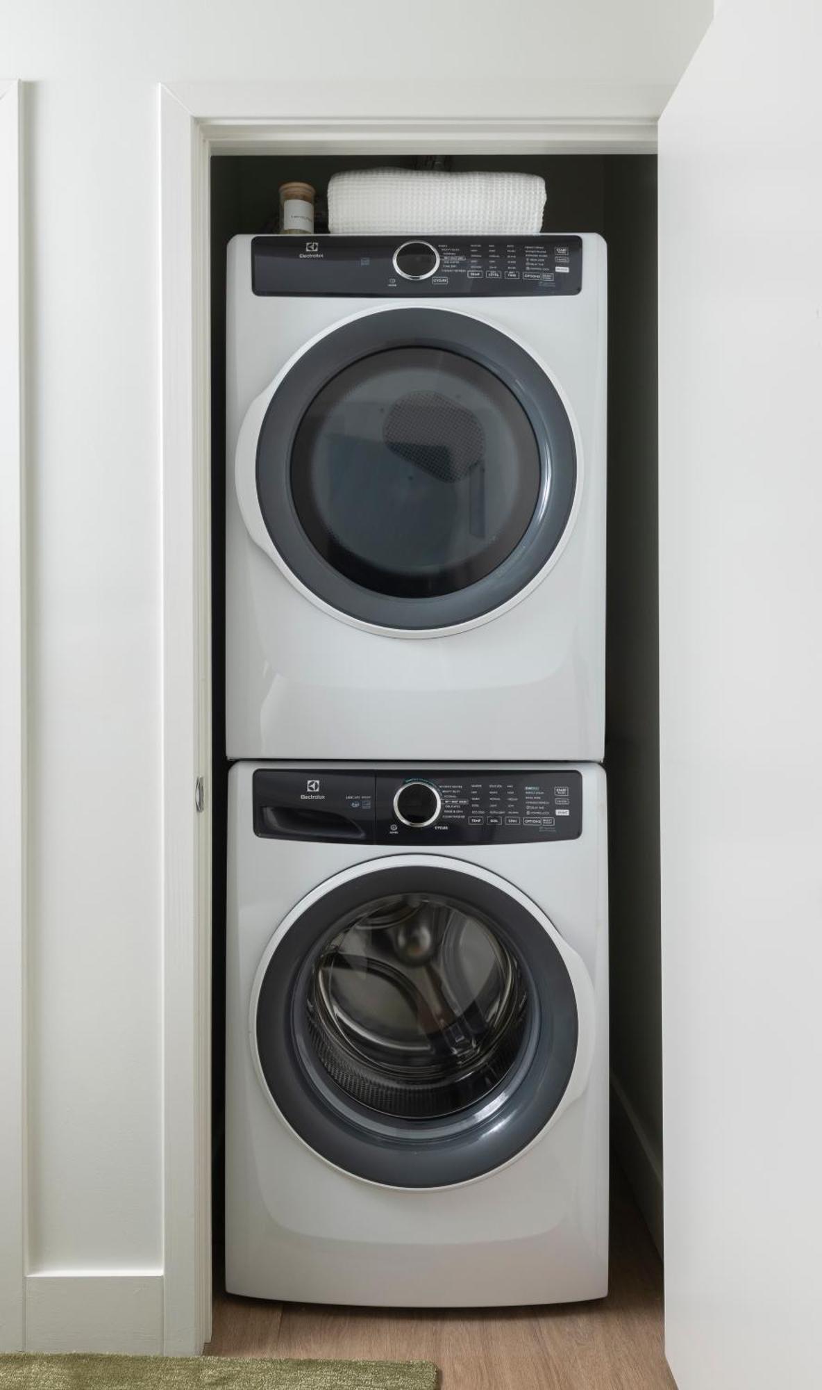 Premium Studio Apartment (Self Check-in with Virtual Front Desk)