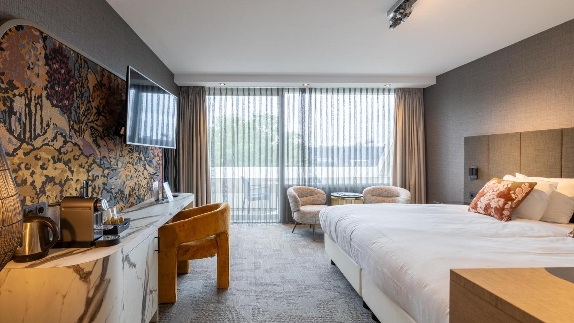 Superior King Room