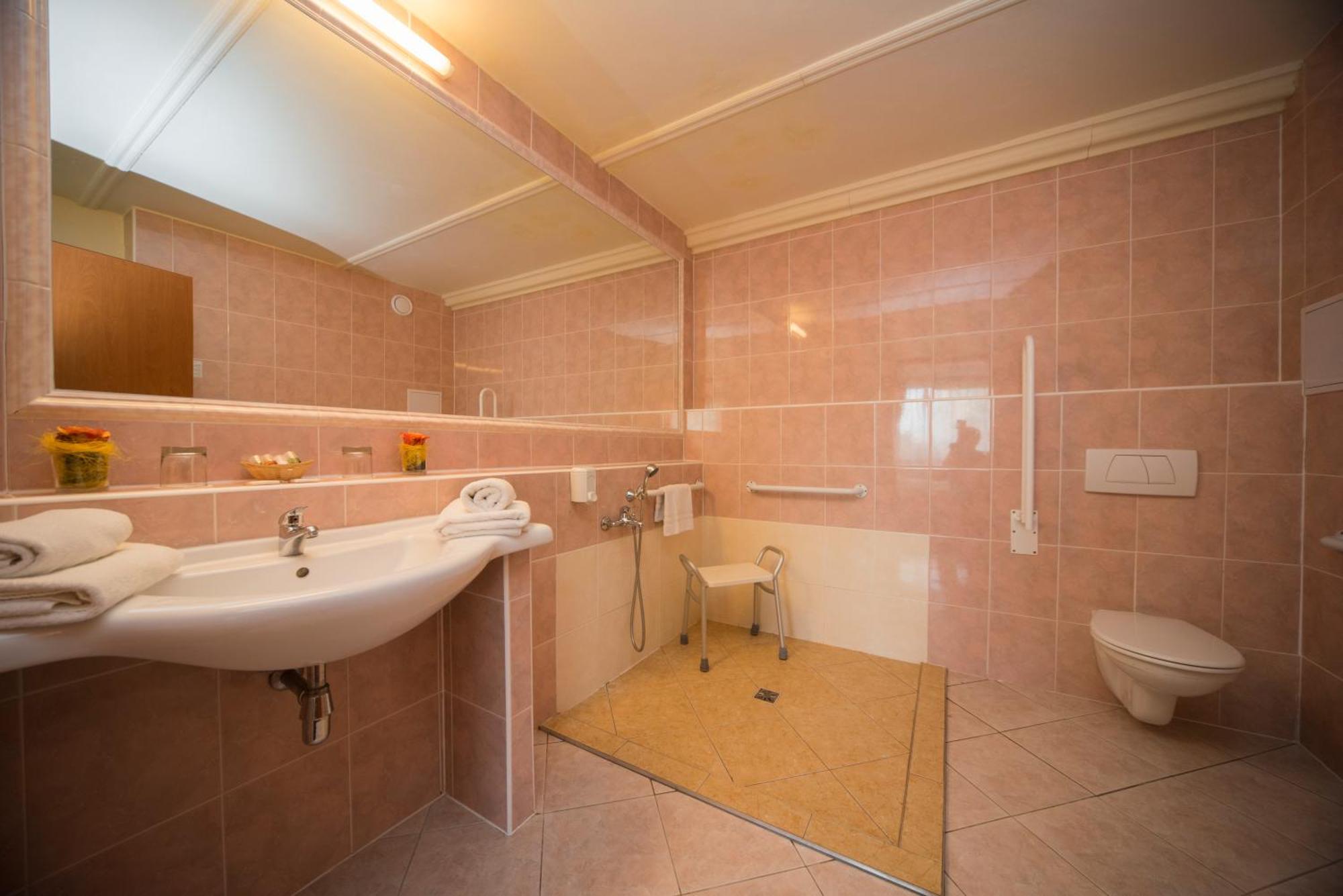 Twin Room Disability Access