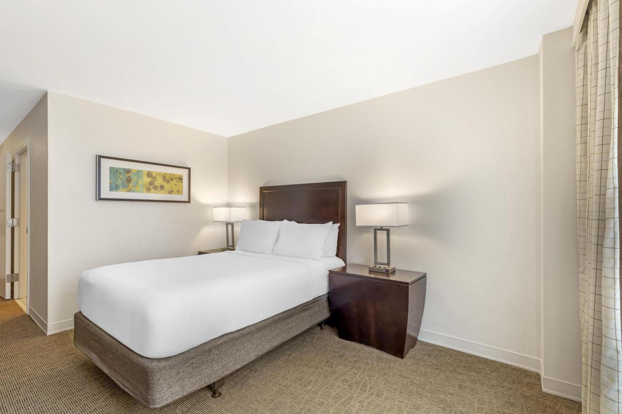 Mobility Accessible Deluxe Double Room Tub