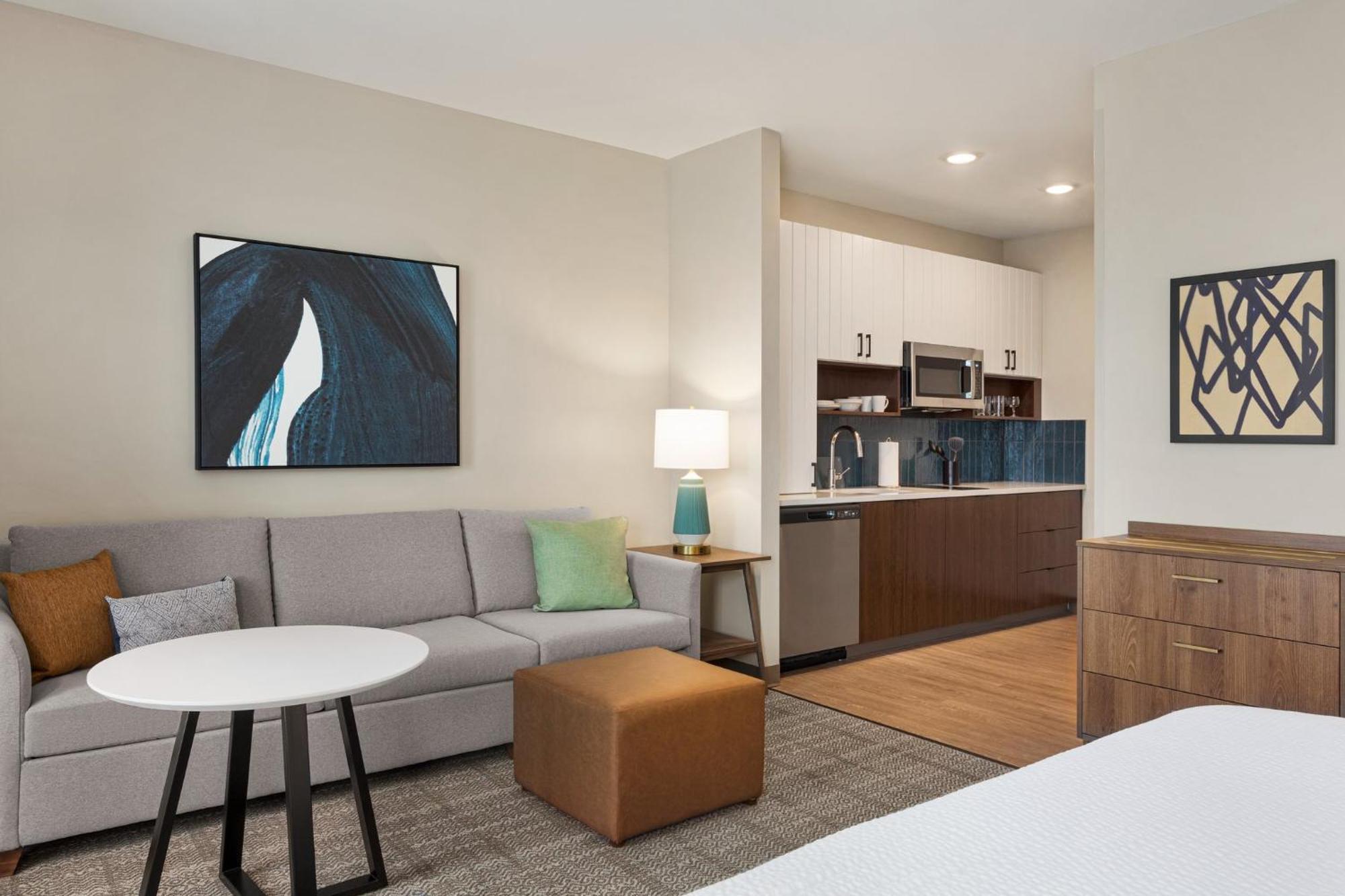 King Studio Suite