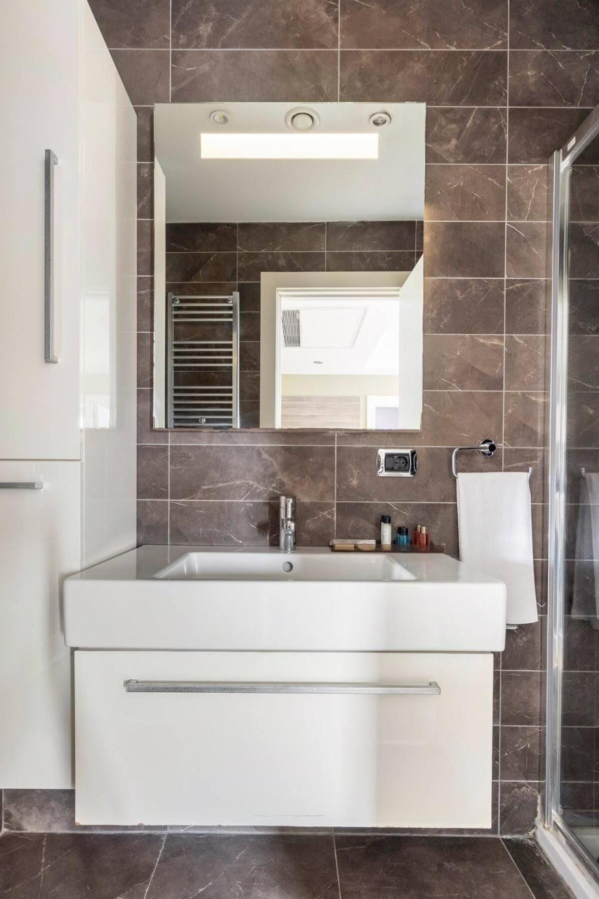 Two-Bedroom Apartment with kitchen