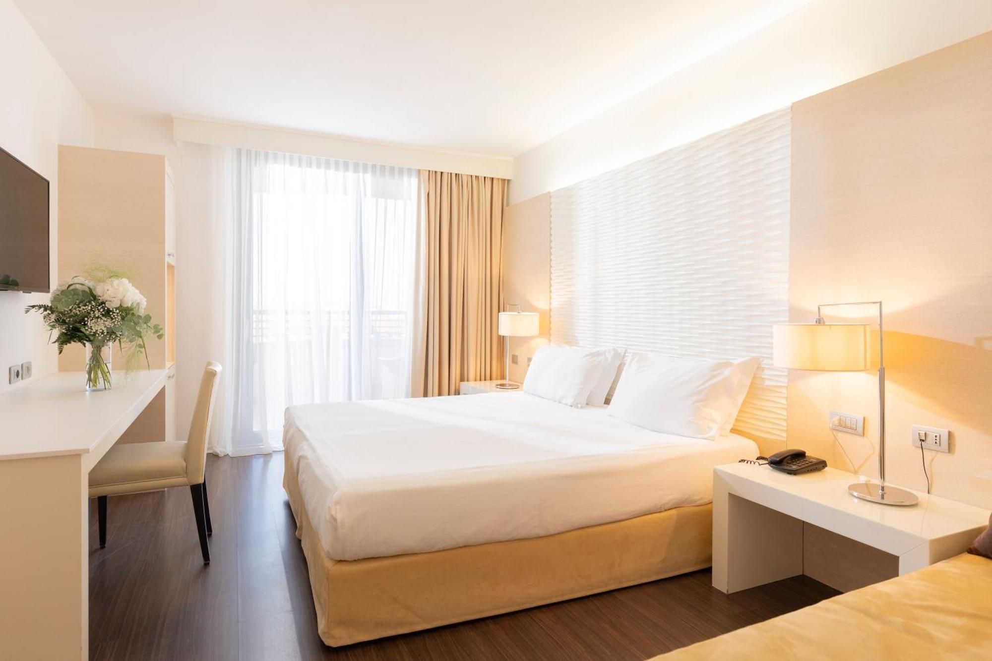 Superior Double Room Side Sea View