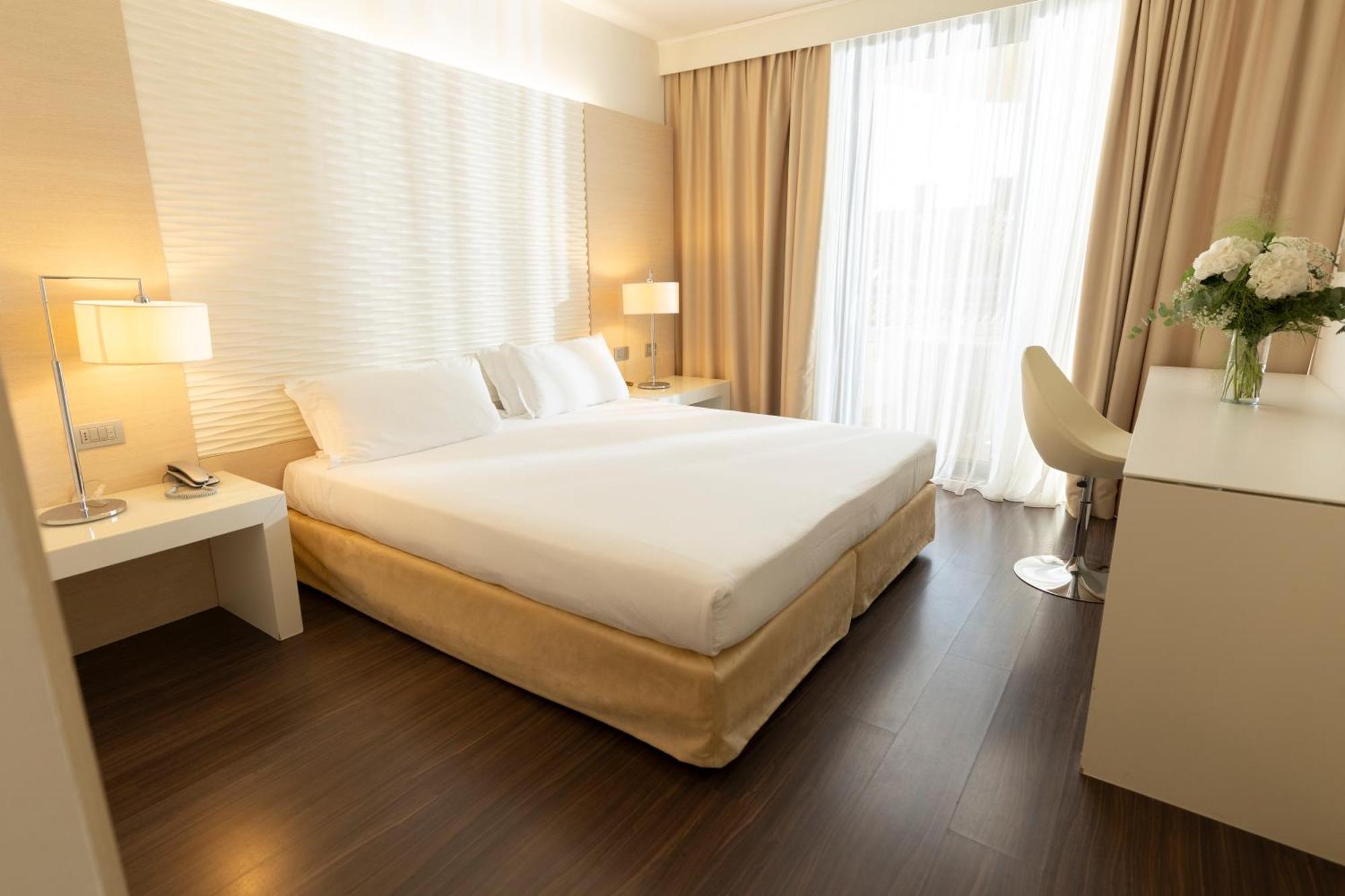 Standard Double Room Side Sea View