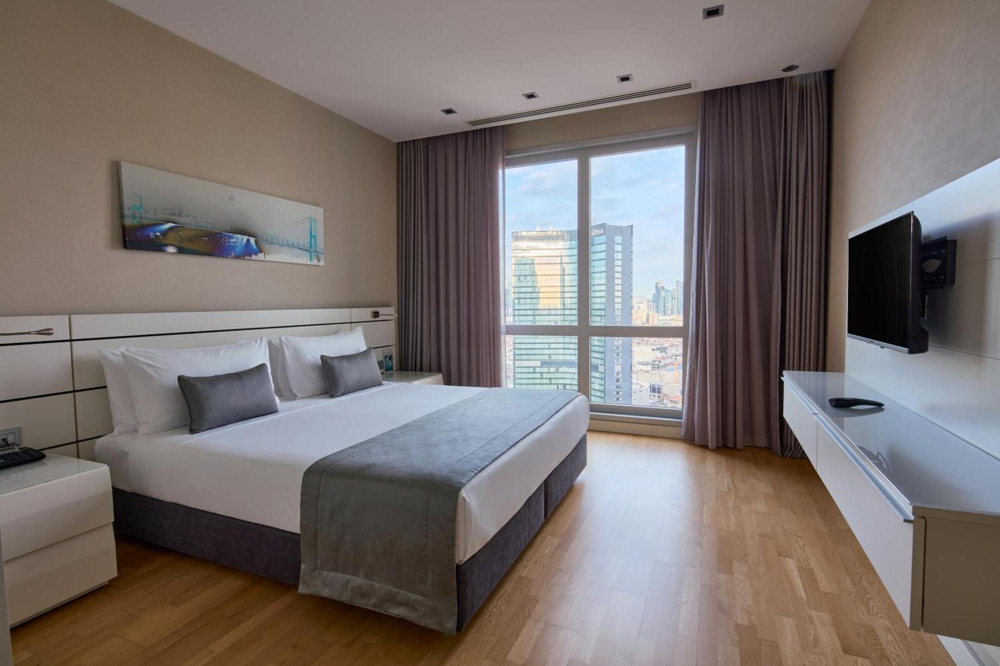 Deluxe Two-Bedroom Apartment