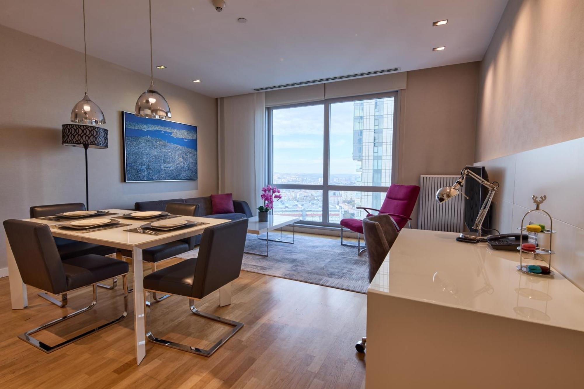 Deluxe Two-Bedroom Apartment