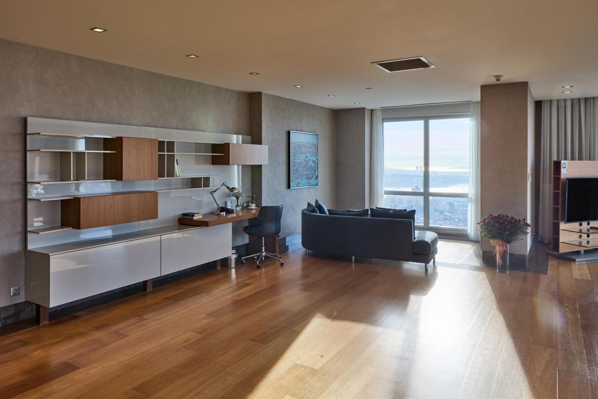 Four Bedroom Penthouse Apartment Sea View