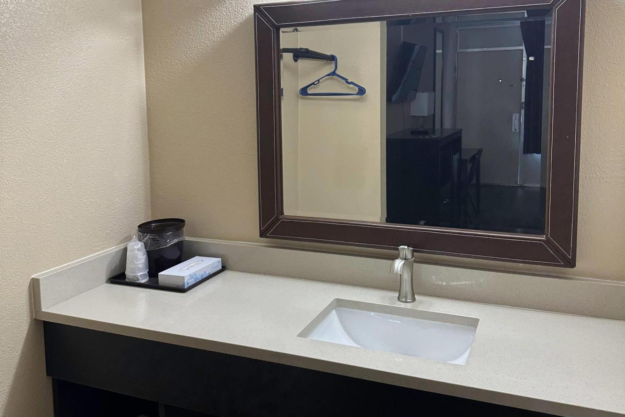 Double Room with Two Double Beds - Smoking
