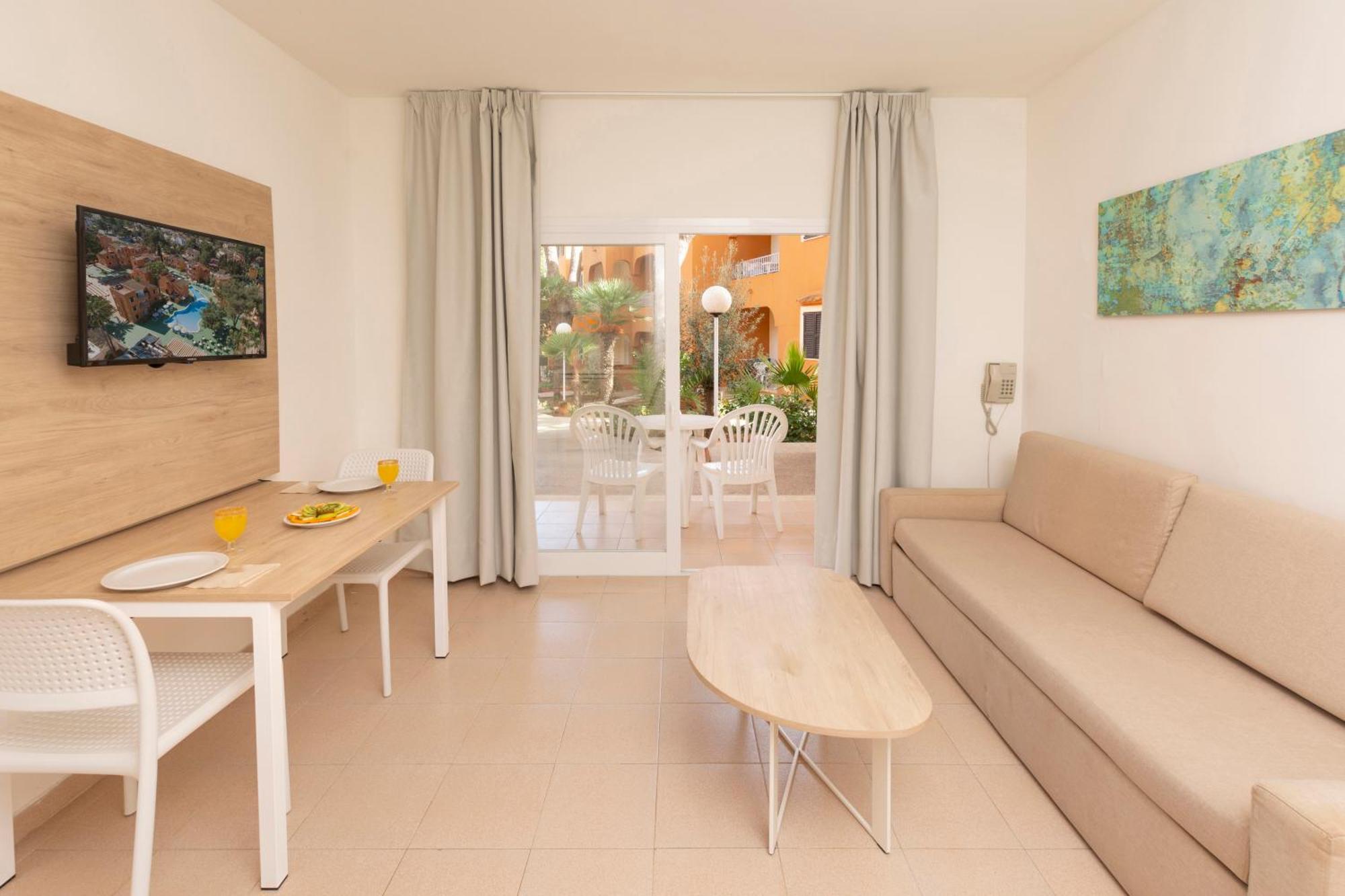 Apartamento com 1 Quarto e Vista Piscina