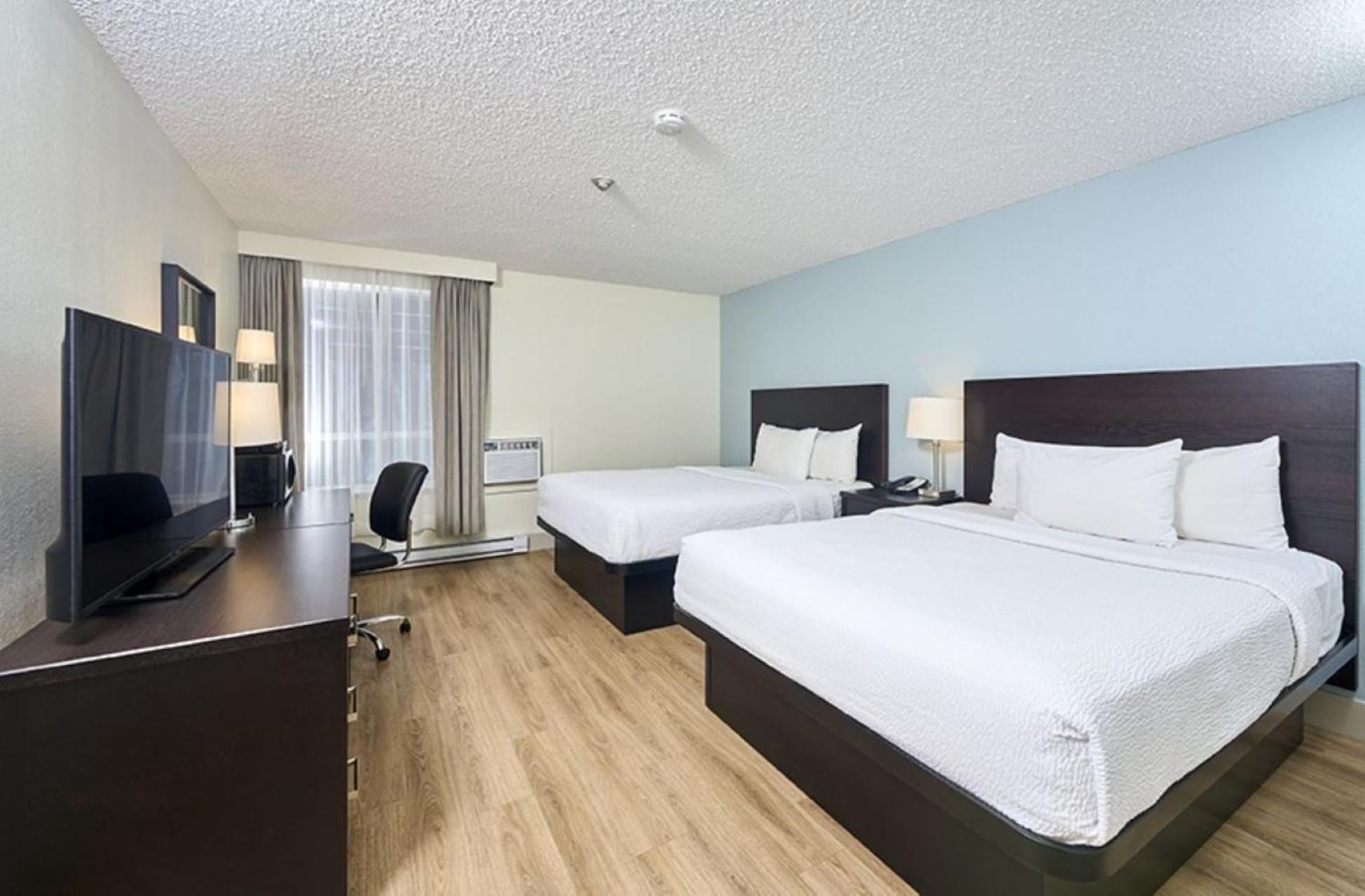 Deluxe Queen Room
