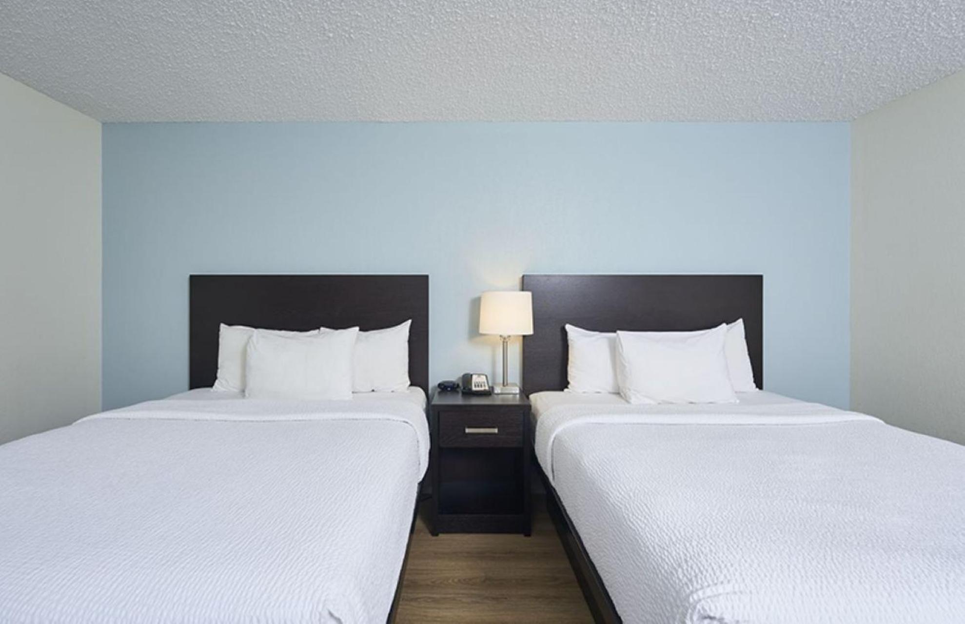 Deluxe Queen Room