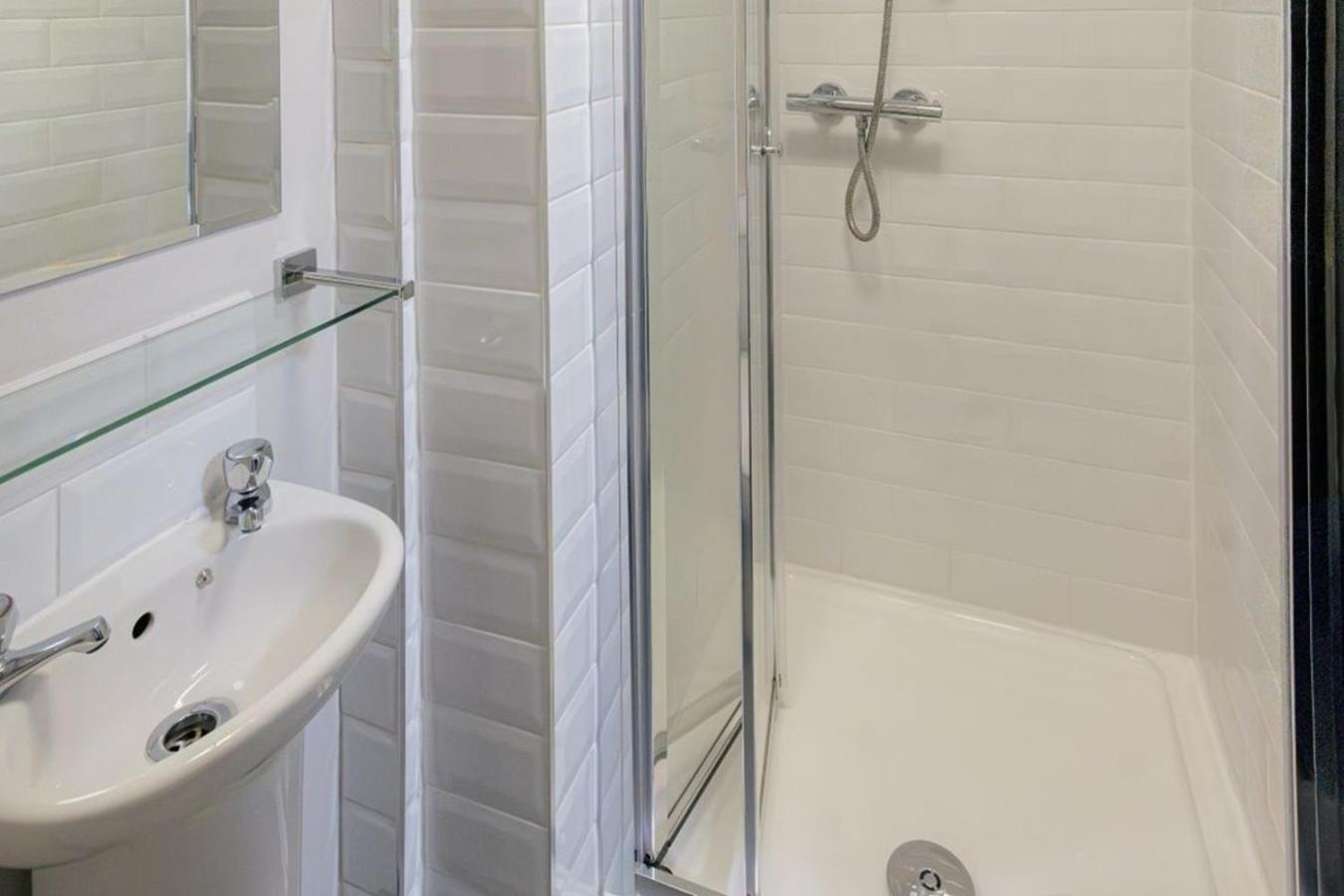 Single Room Private Bathroom