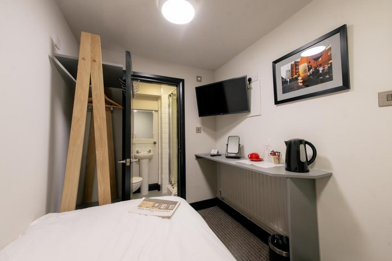 Single Room Private Bathroom