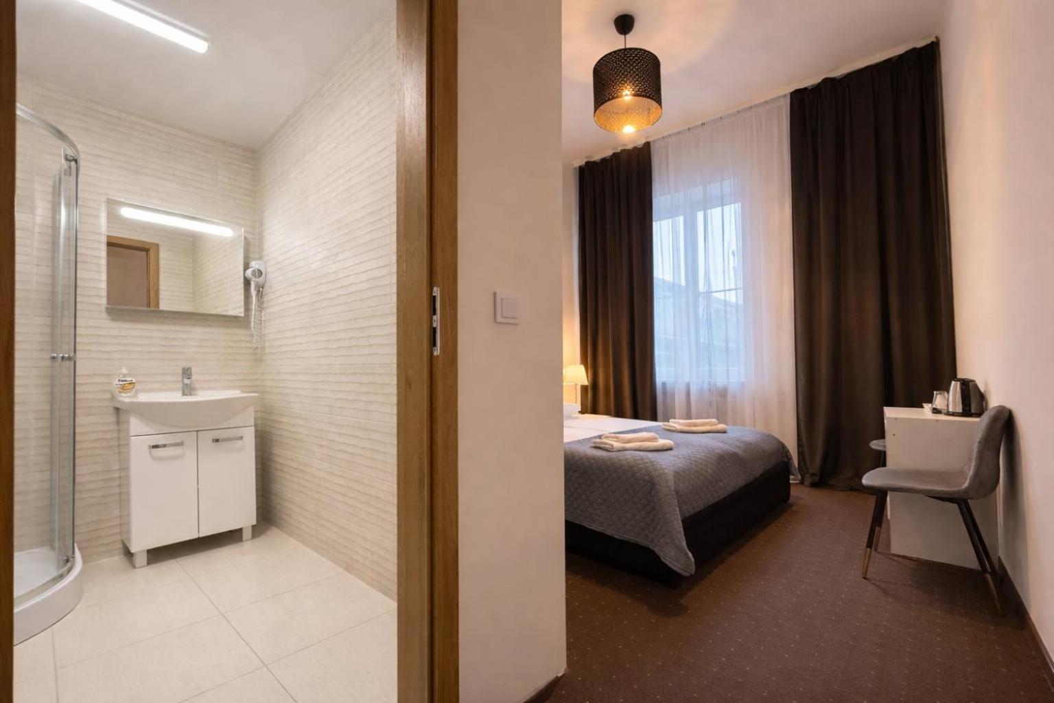 Double Room Private Bathroom