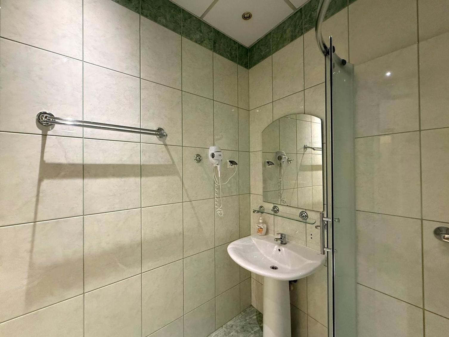 Double Room Private Bathroom