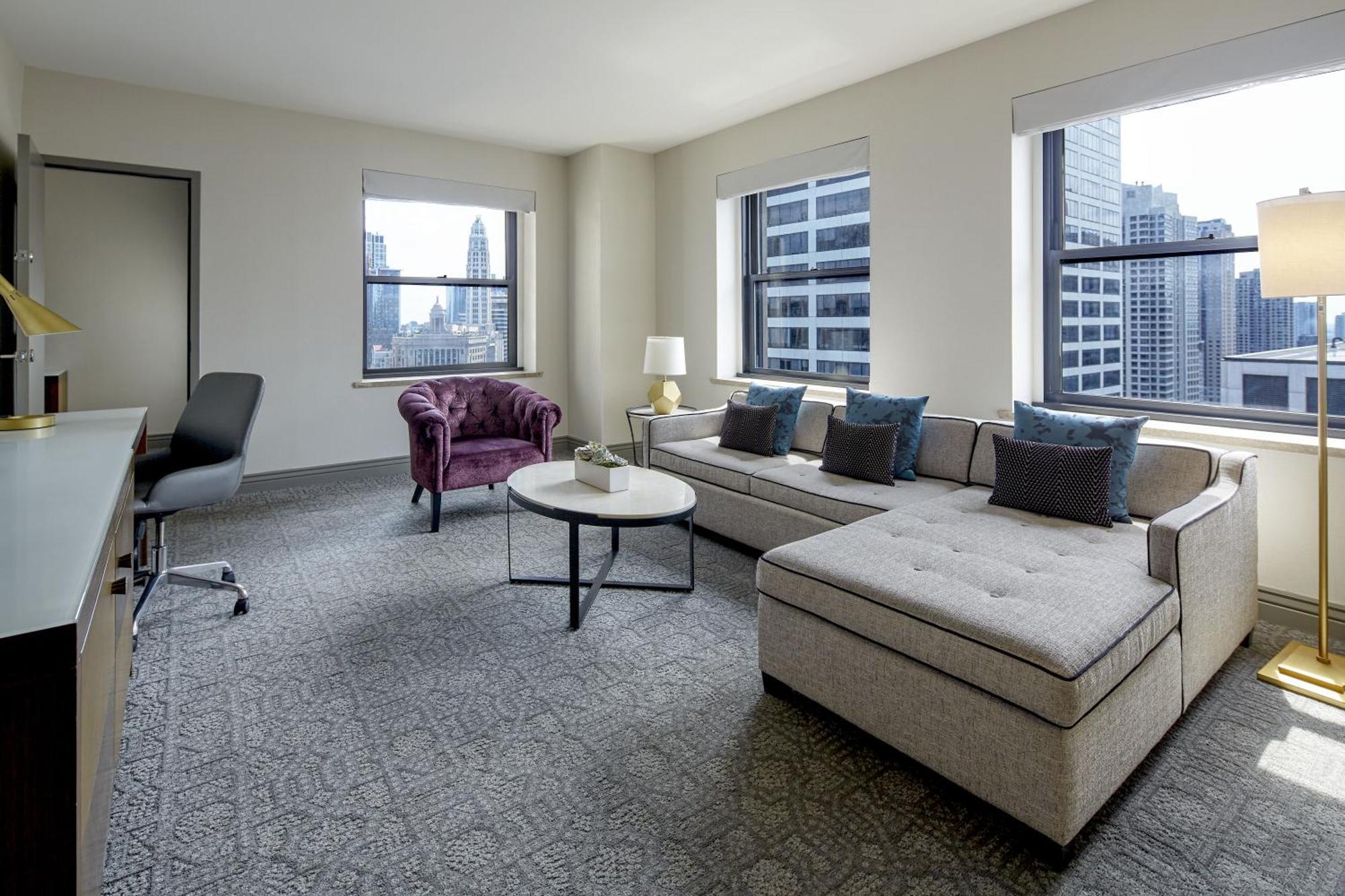 Junior King Suite with Premier City View - Executive Tower