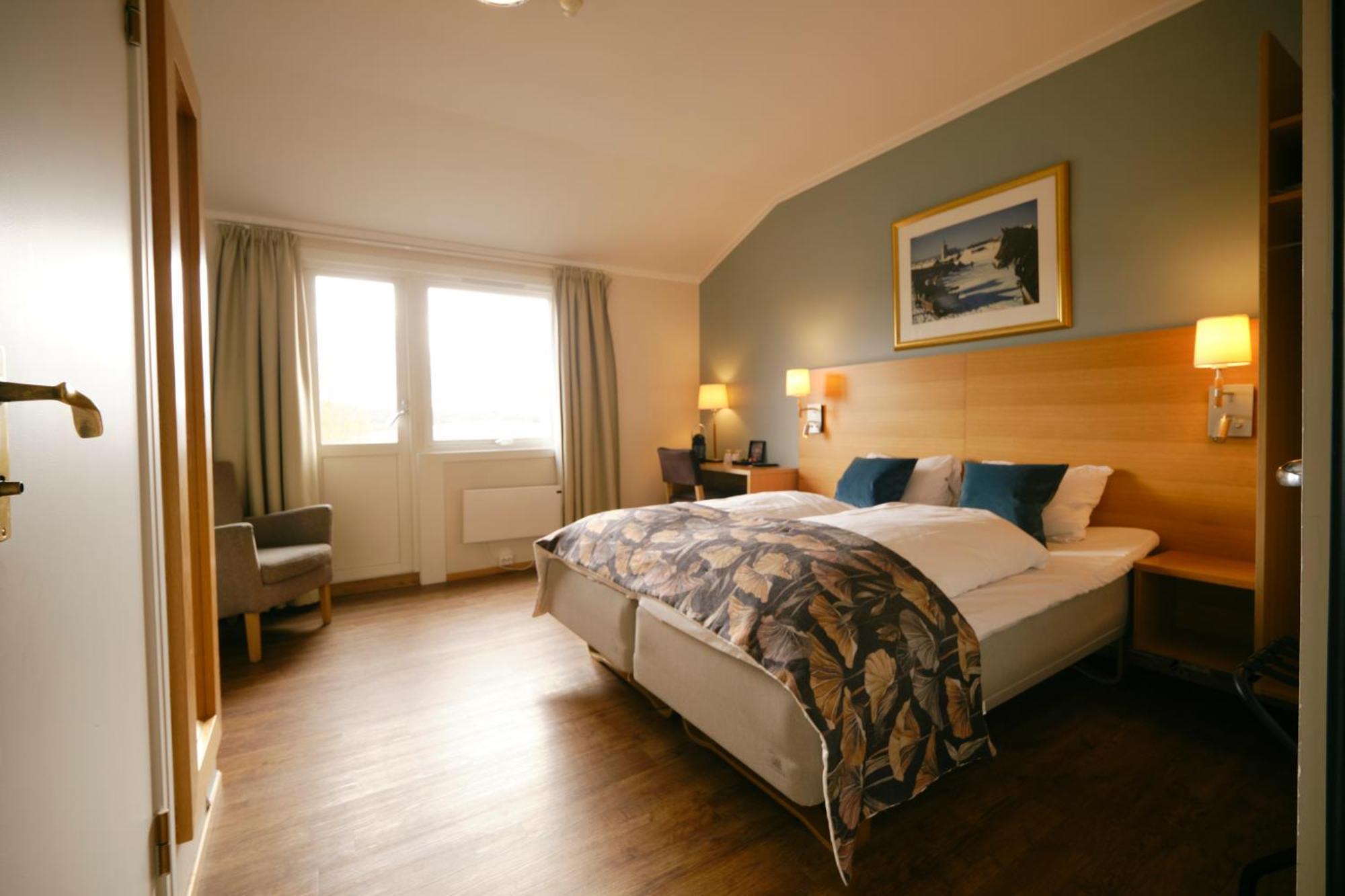 Balcony Room