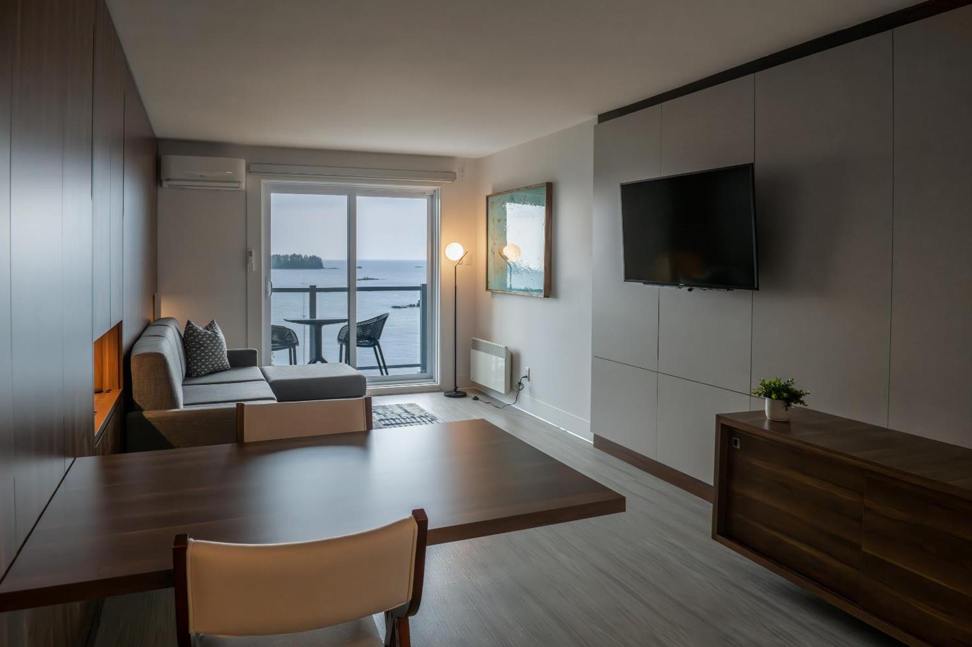 King Room Lake View
