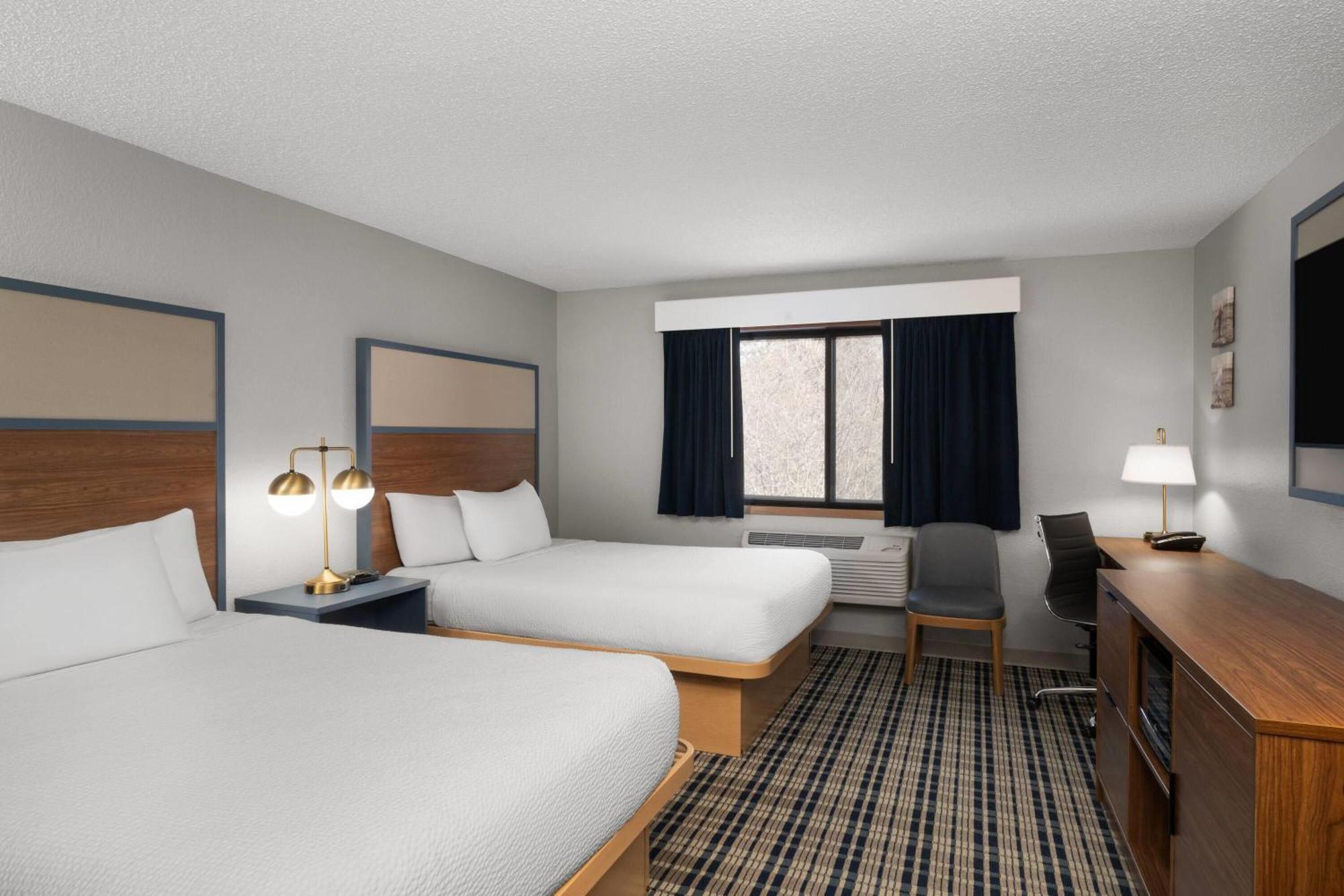 Queen Room with Two Queen Beds - Pet Friendly/Non-Smoking