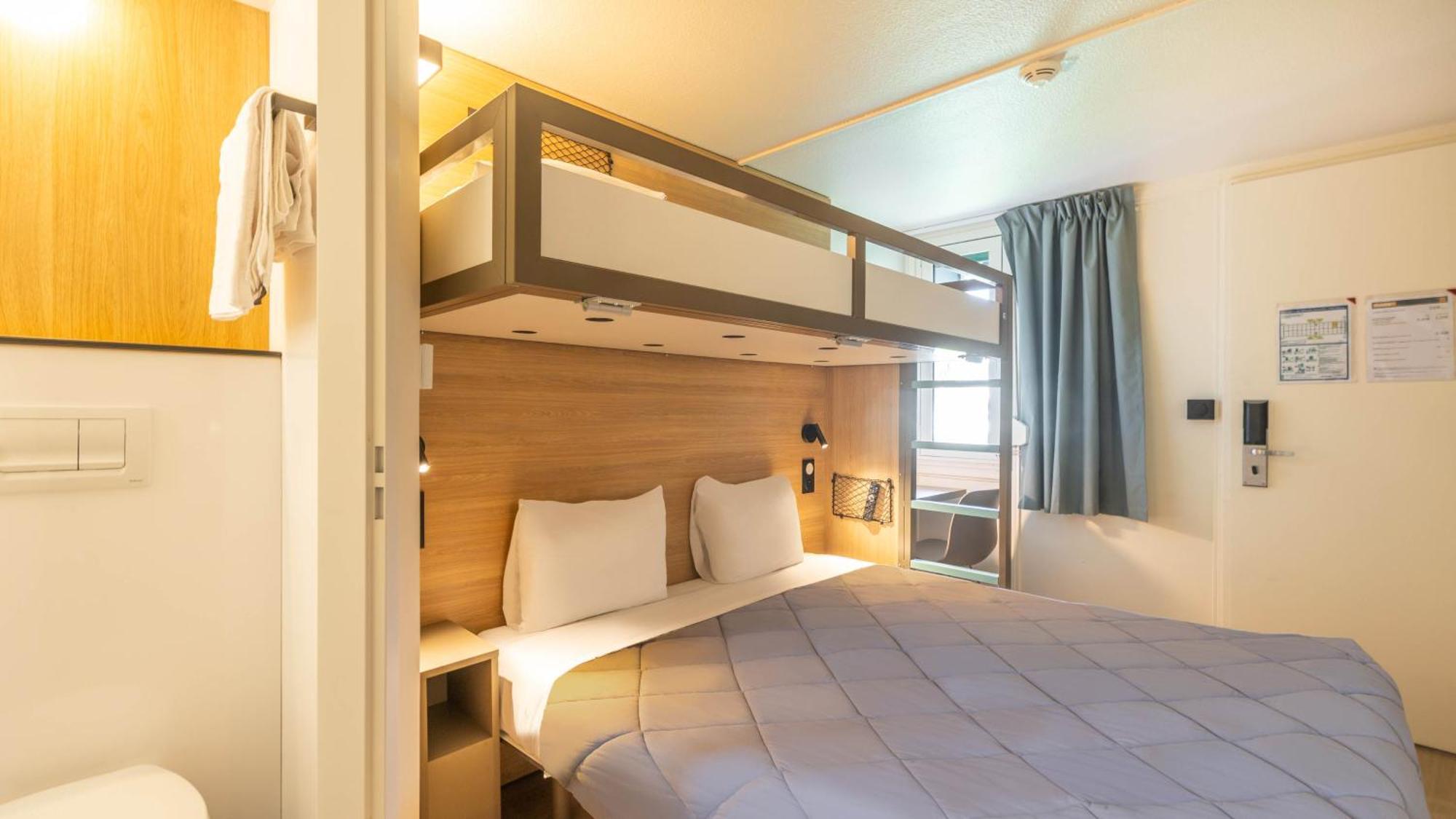Standard Queen Room One Bunk Bed,1756503623:JPEG