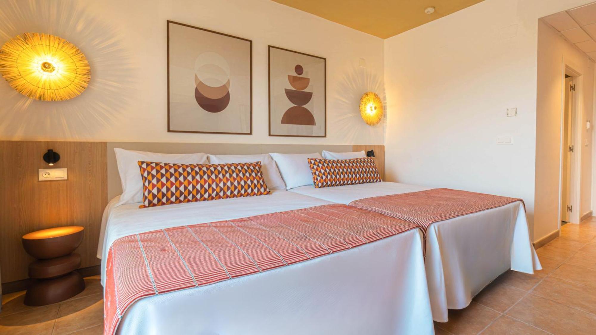 Quarto Triplo (2 Adultos + 1 Criança)
