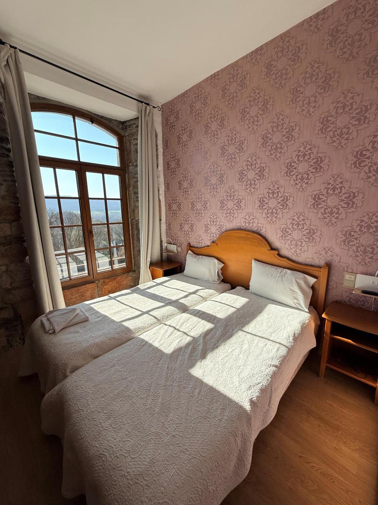 Single Room,1756506392:JPEG