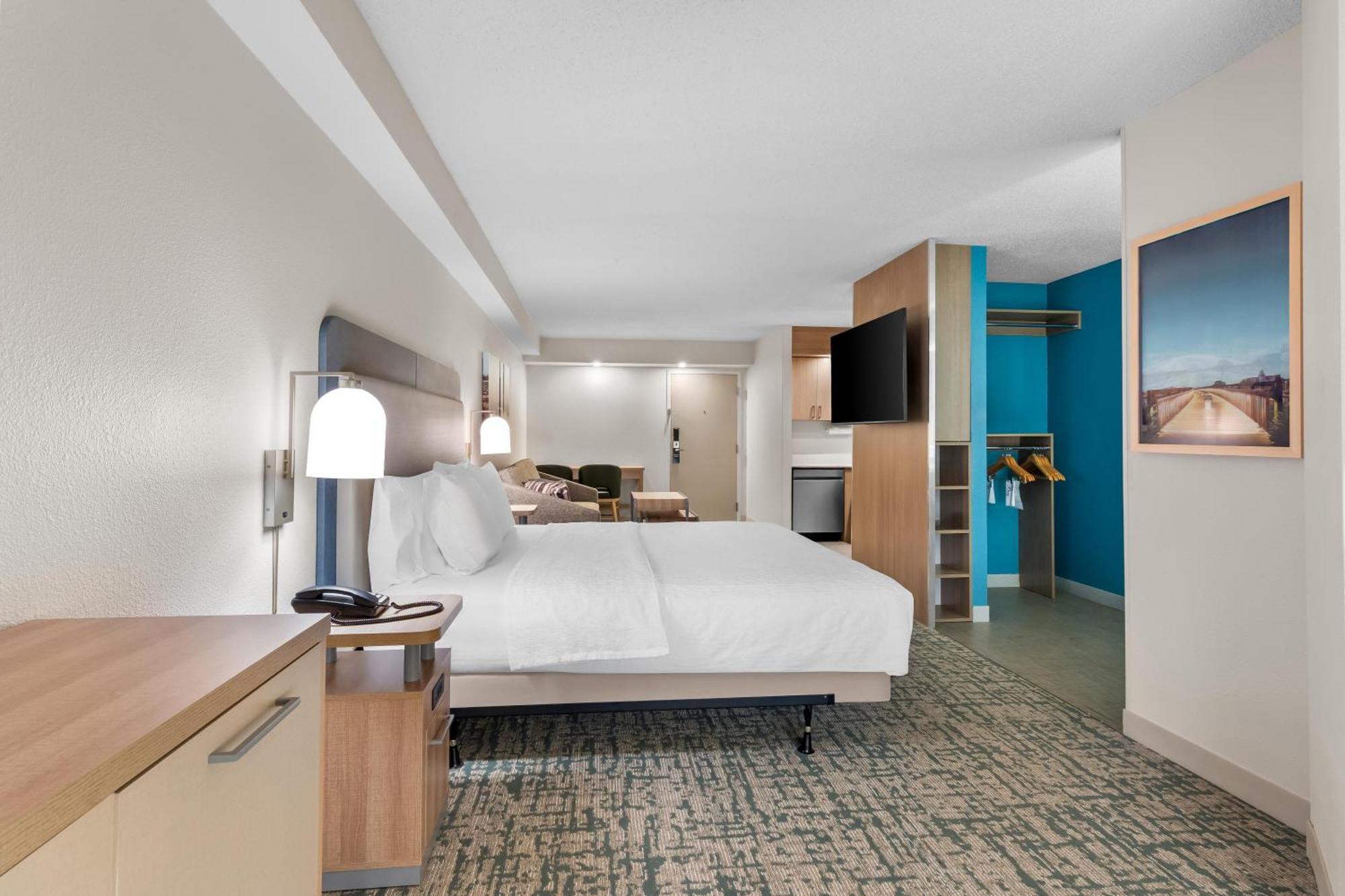 King Studio Bath Tub Mobility Accessible