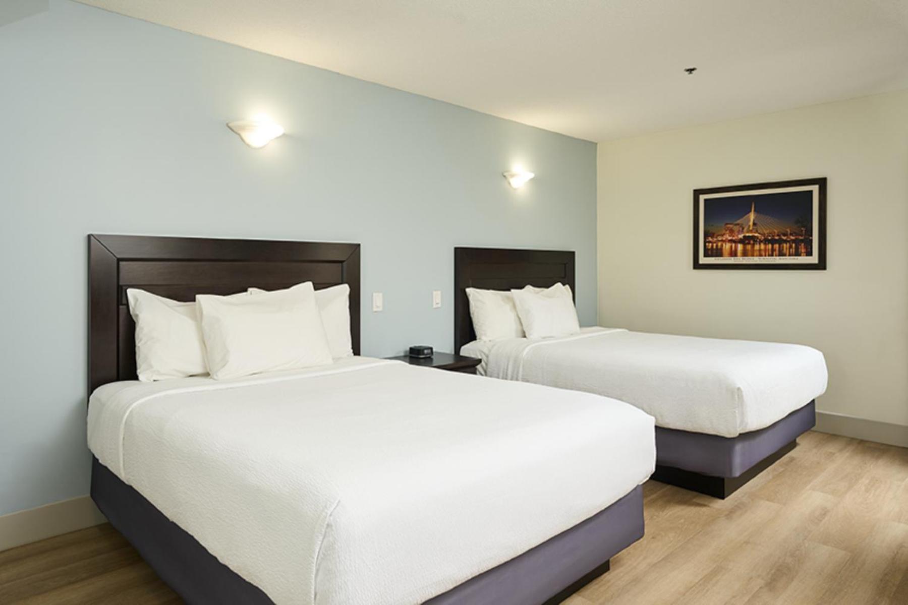 Deluxe Queen Room