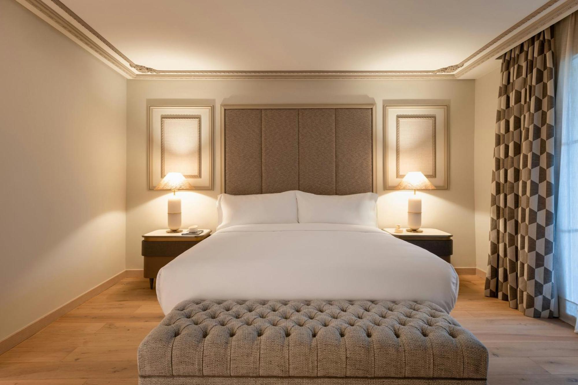 Junior Suite mit Kingsize-Bett, Balkon und Gartenblick