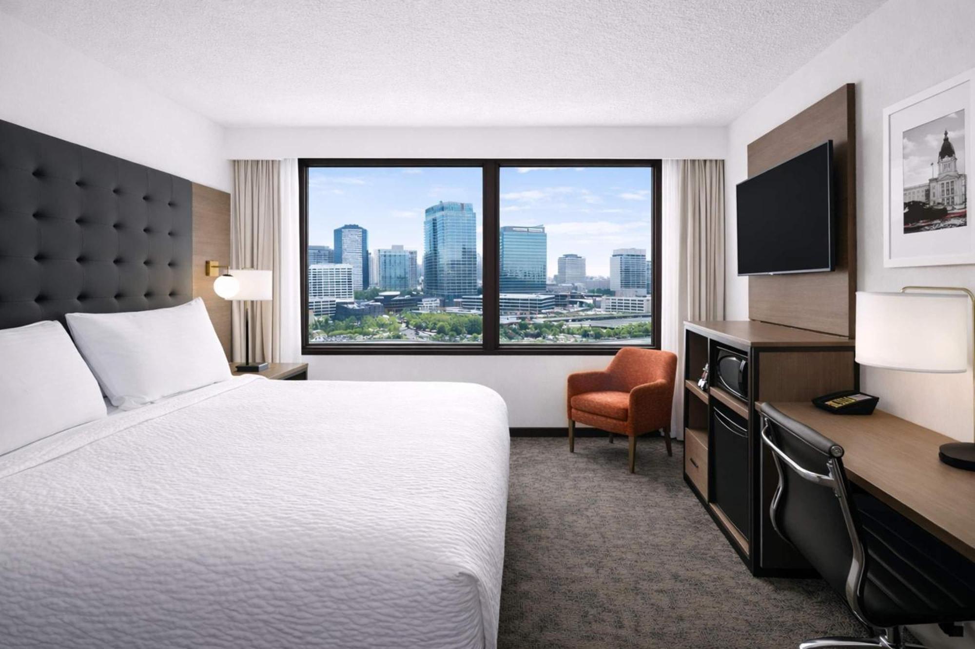 Deluxe King Room - Non-Smoking