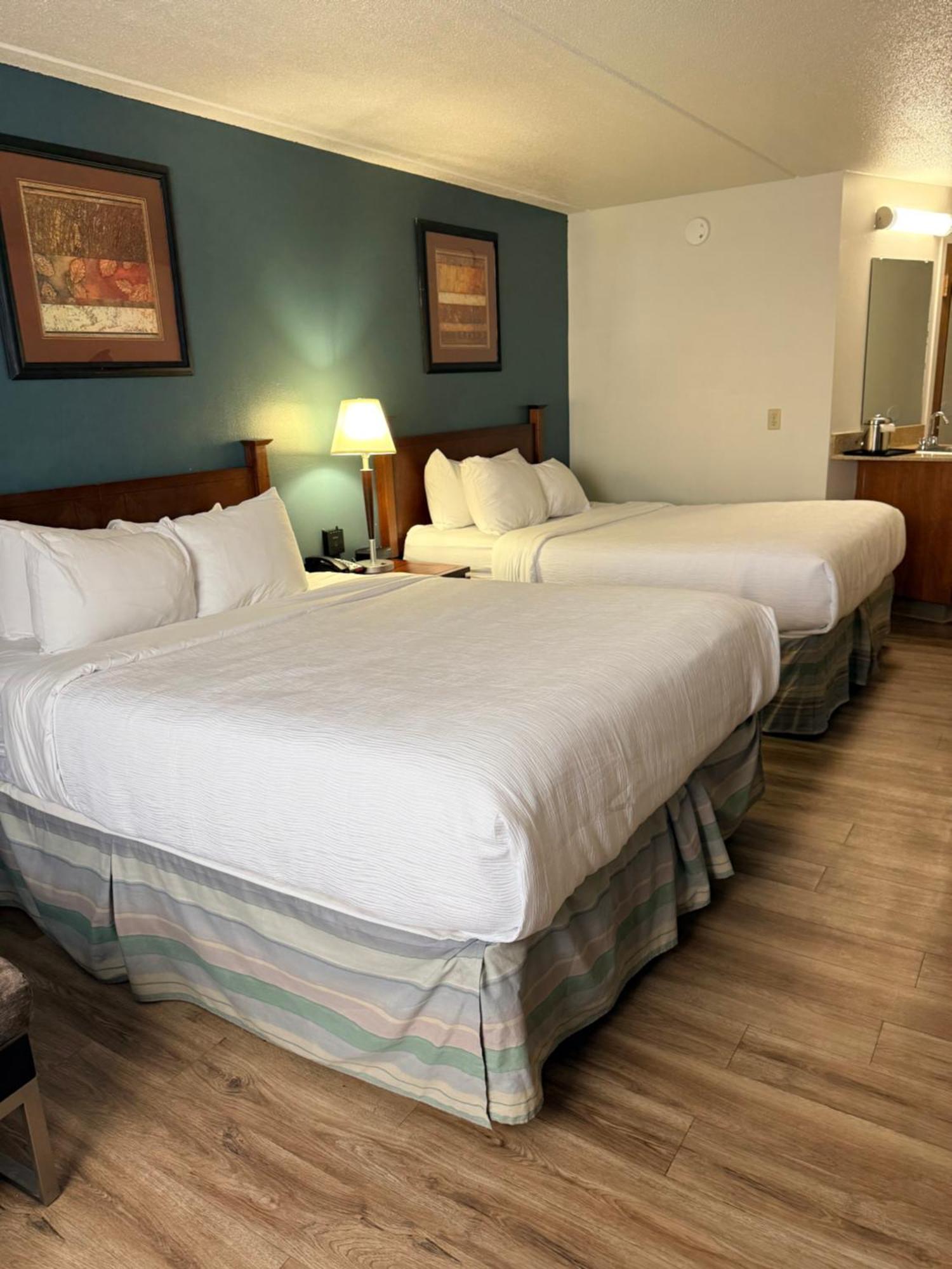 Quadruple Room with Two Queen Beds - Non Smoking