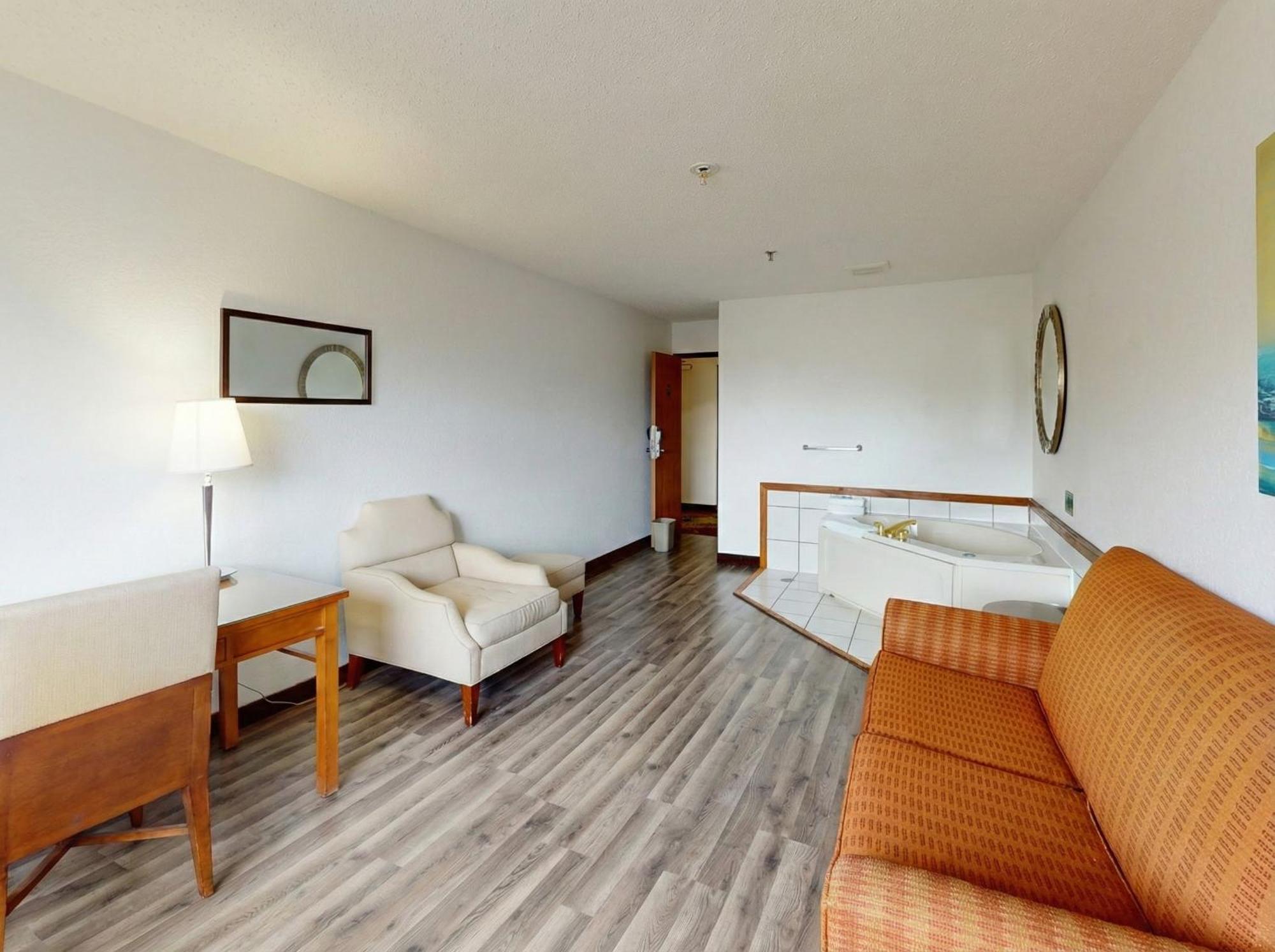 King Jacuzzi Suite