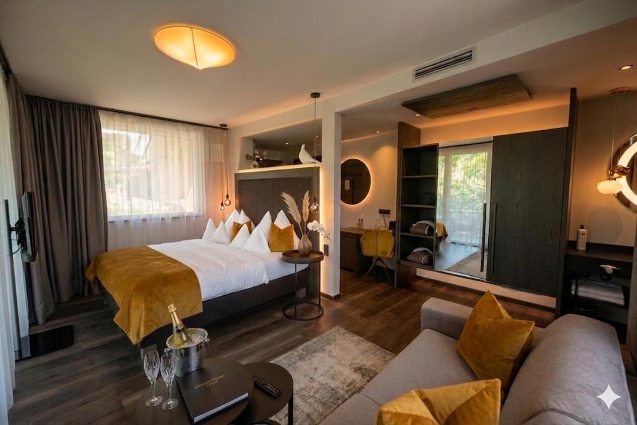 Deluxe Suite Spa Bath