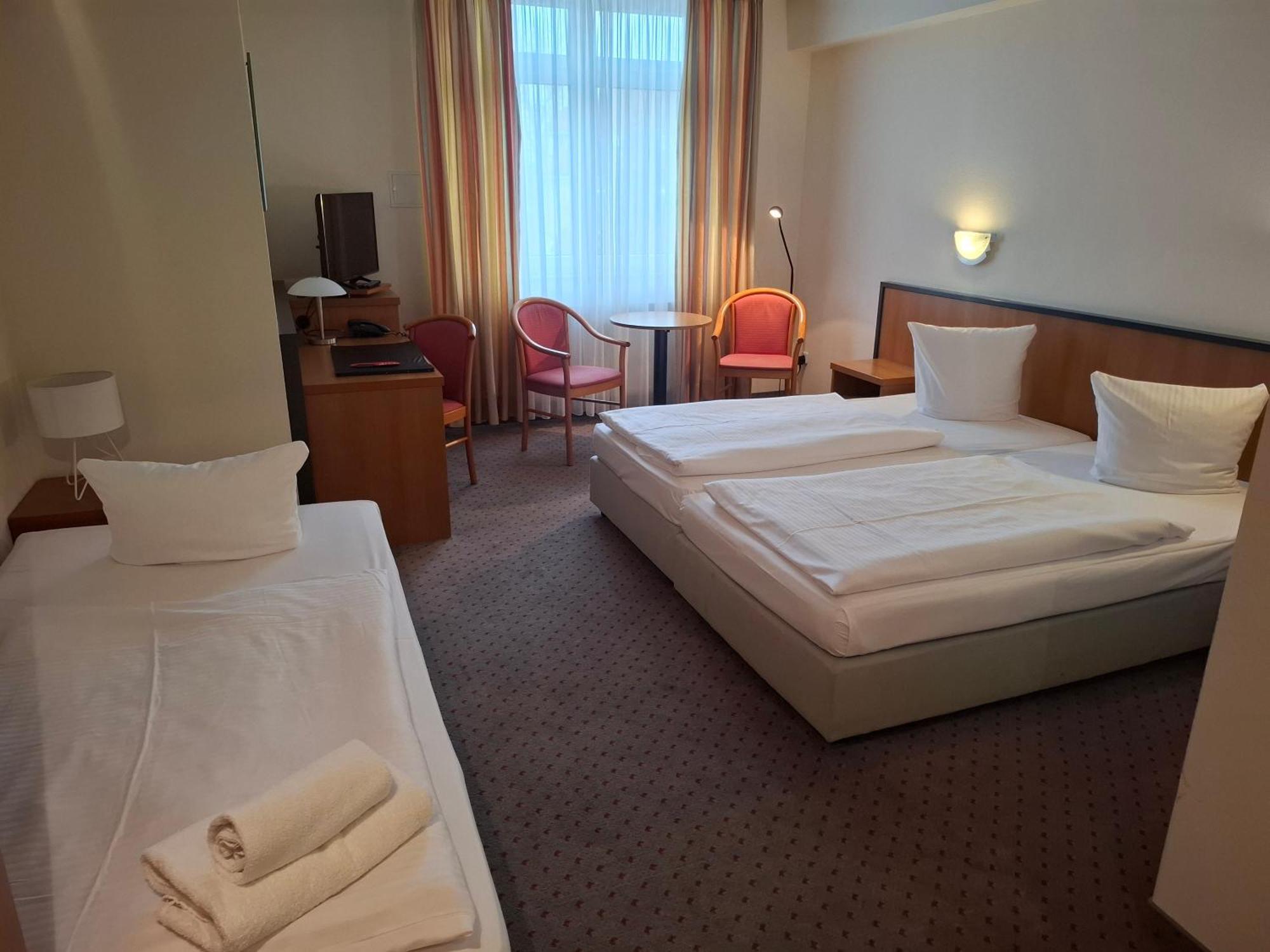 Comfort Triple Room with Shower