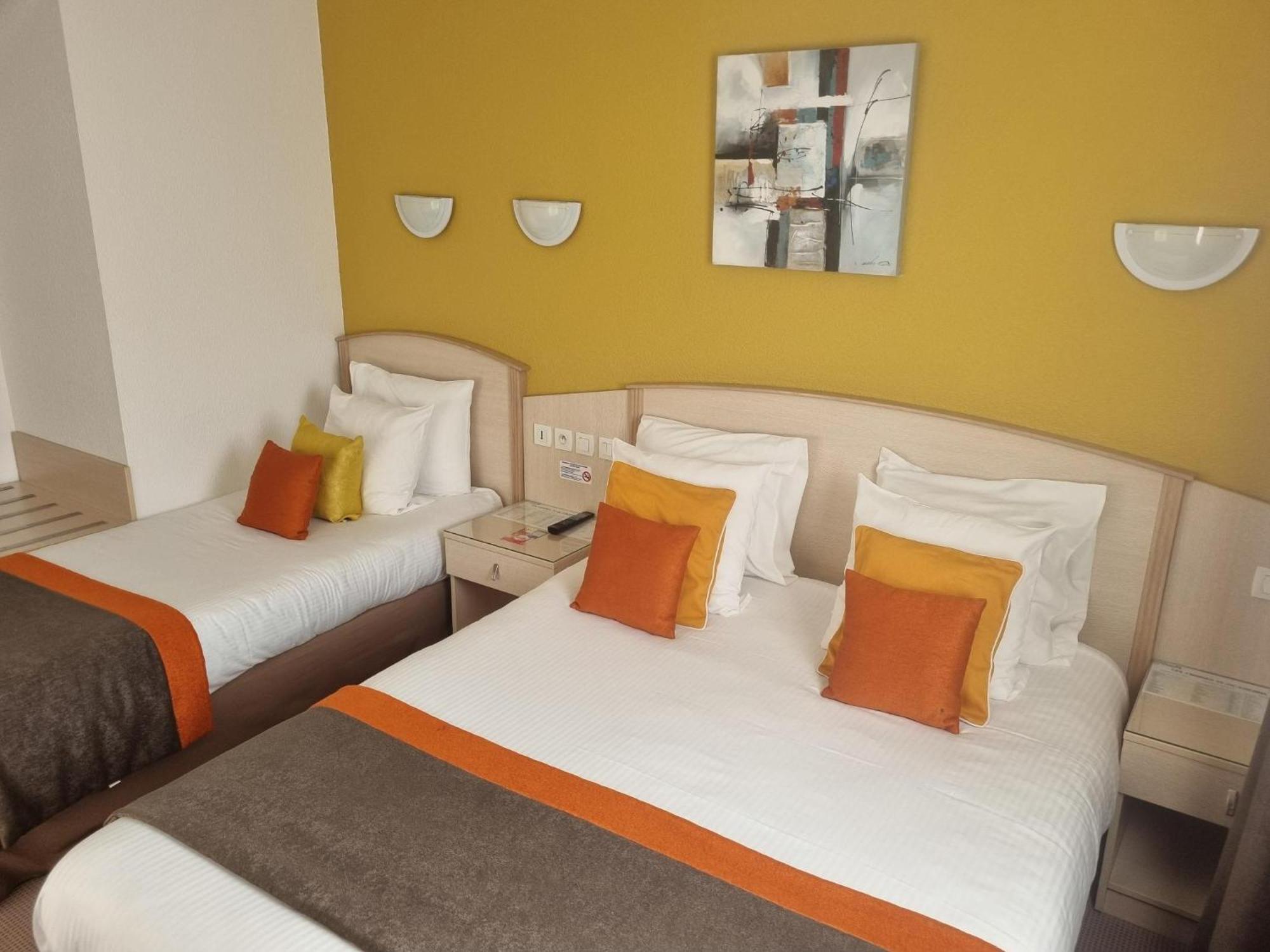 Triple Room,1758264124:JPEG