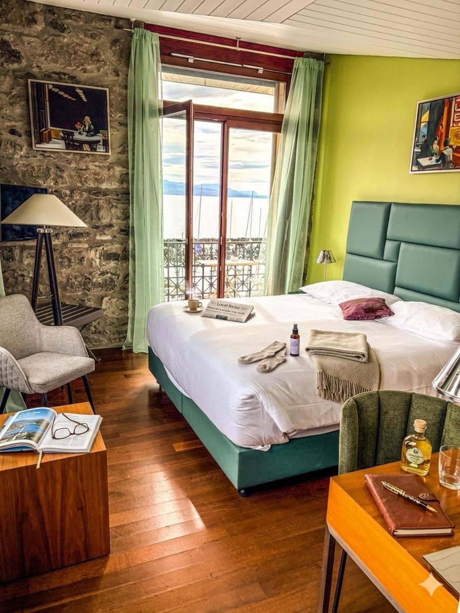 Superior Double Room with Balcony and Lake View